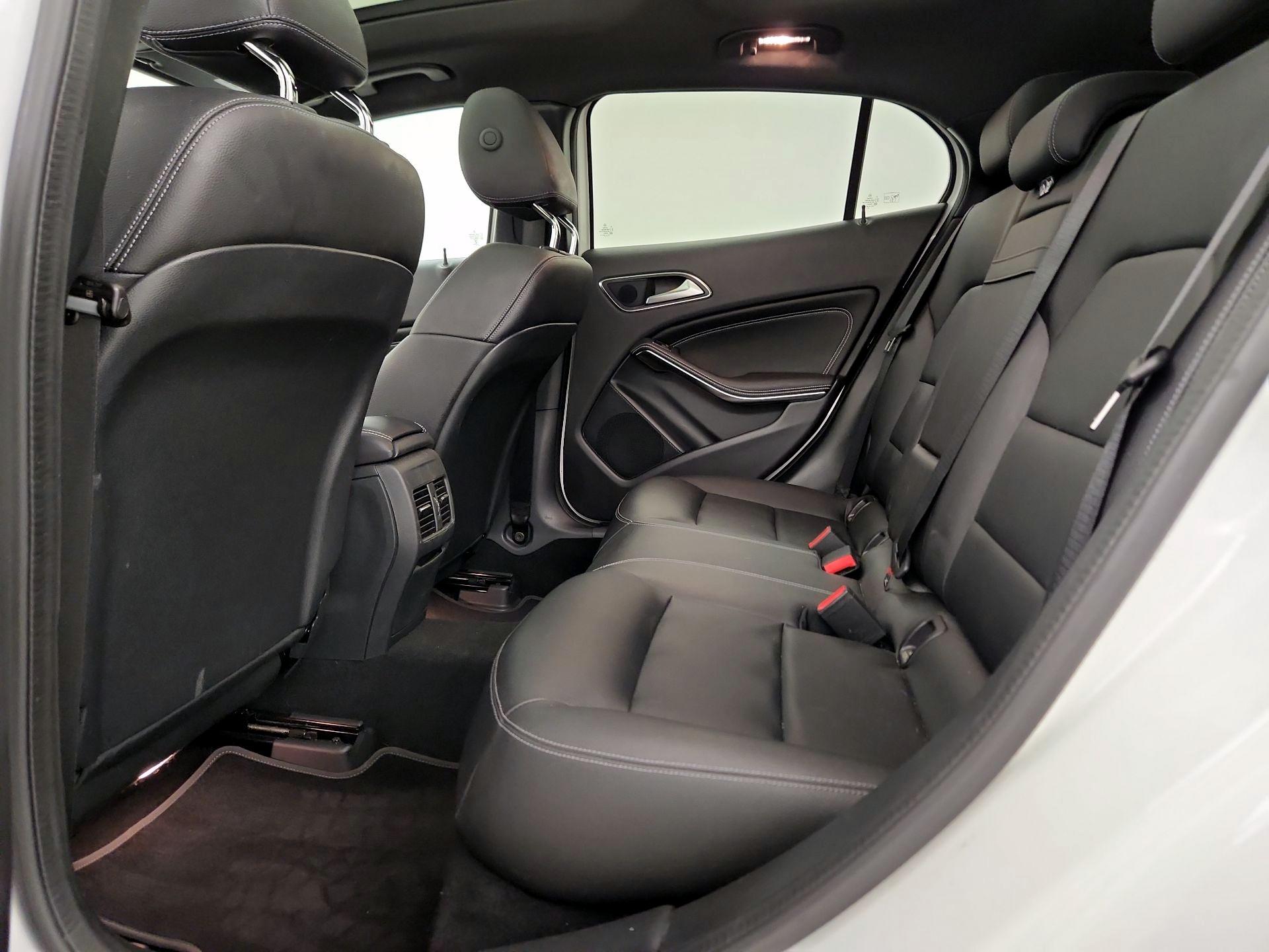 Thumbnail: 2019 Mercedes-Benz GLA - 20