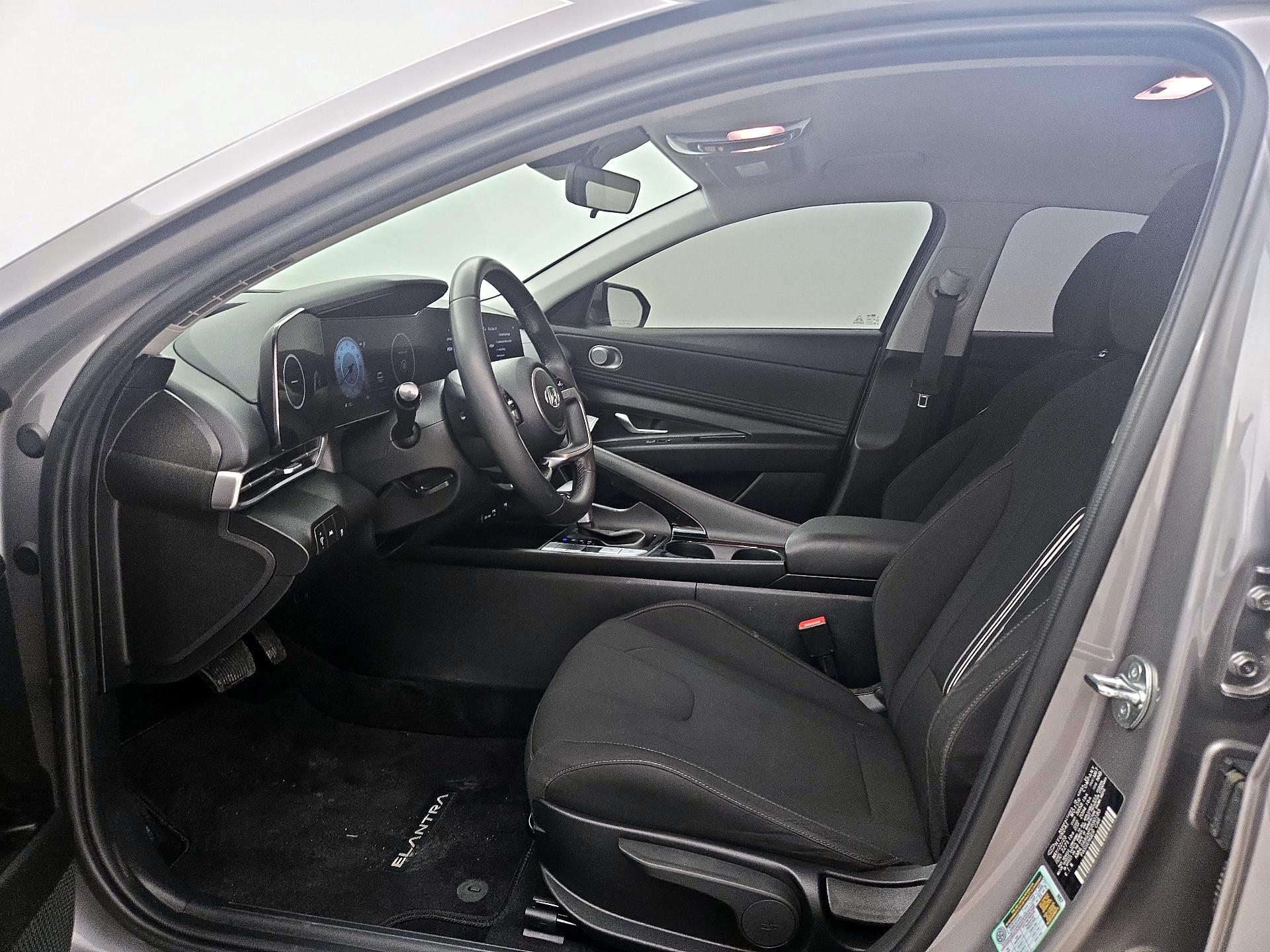 Thumbnail: 2023 Hyundai Elantra - 11