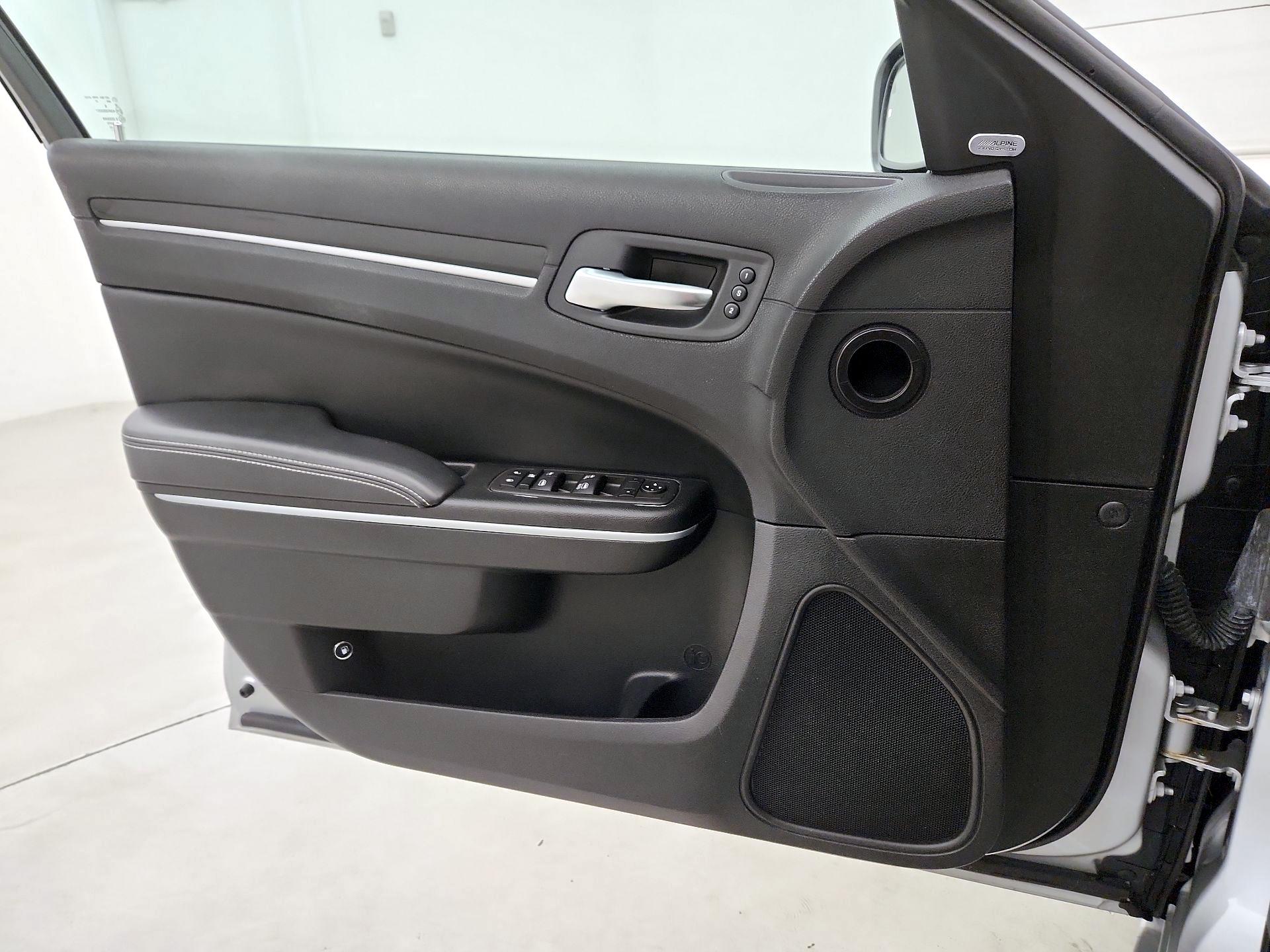 Thumbnail: 2023 Chrysler 300 - 12