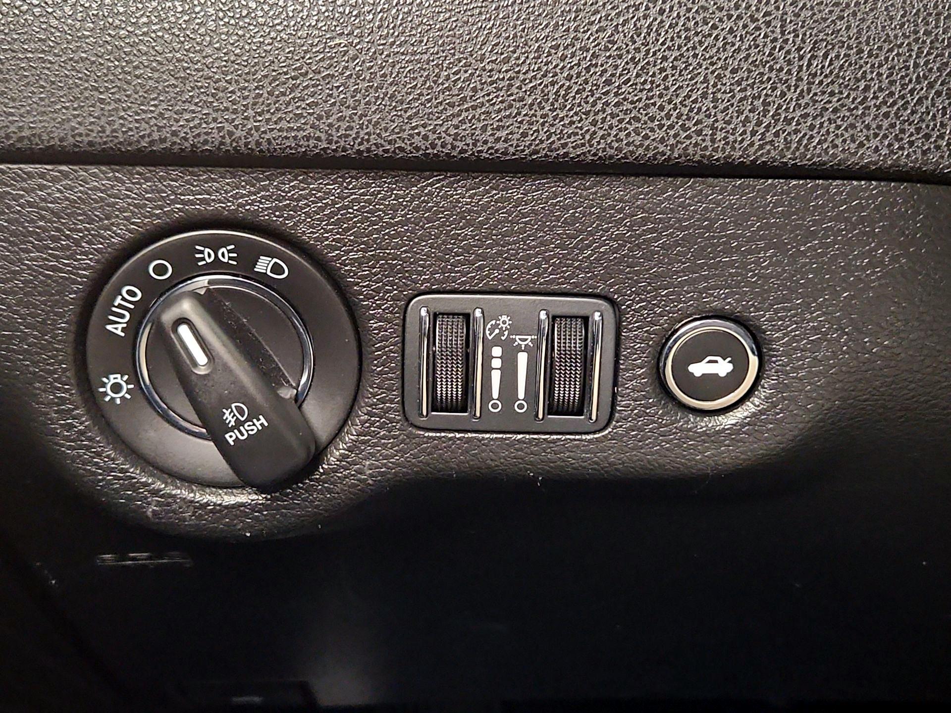 Thumbnail: 2023 Chrysler 300 - 13