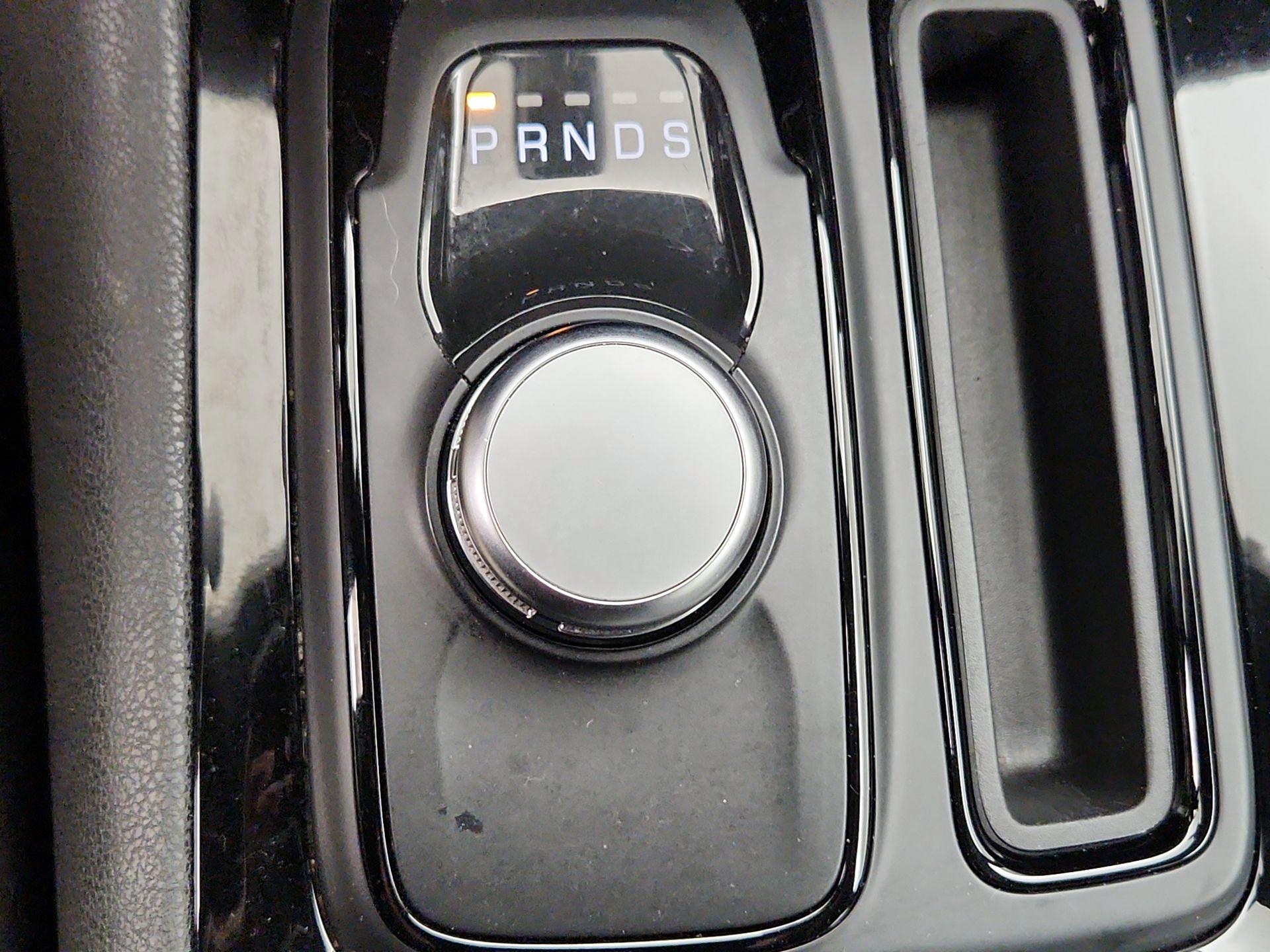 Thumbnail: 2023 Chrysler 300 - 18