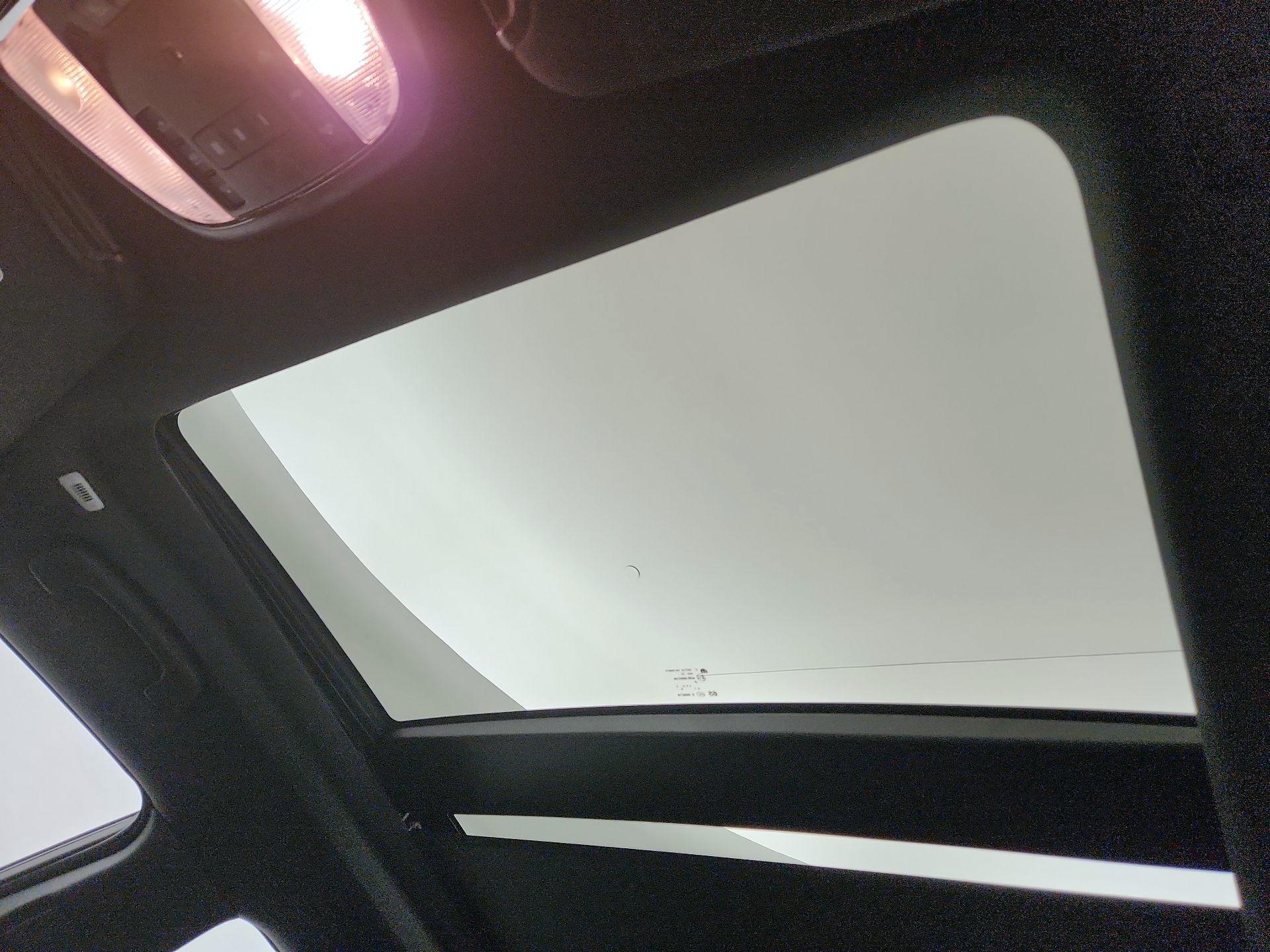 Thumbnail: 2023 Chrysler 300 - 20