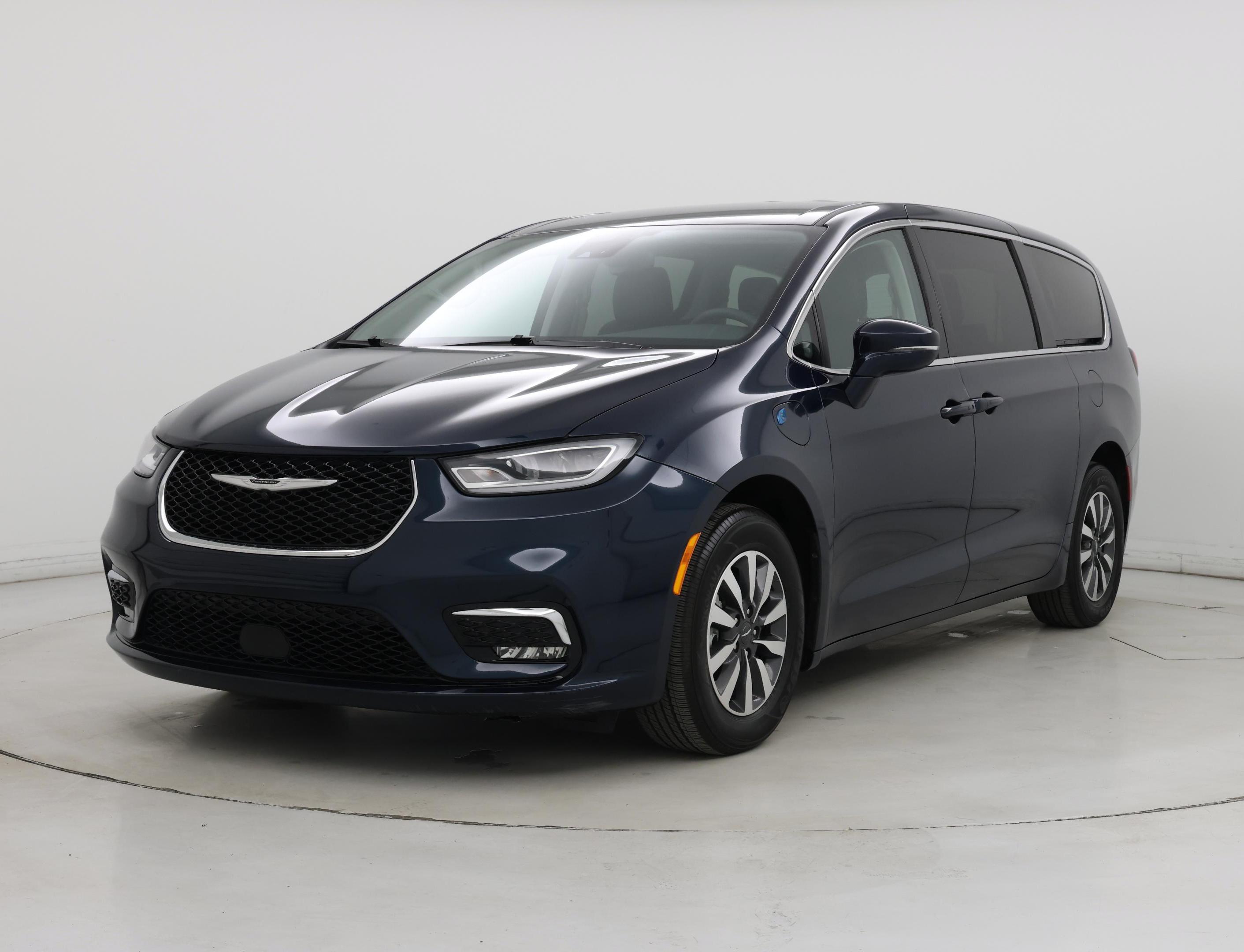 Thumbnail: 2022 Chrysler Pacifica - 4