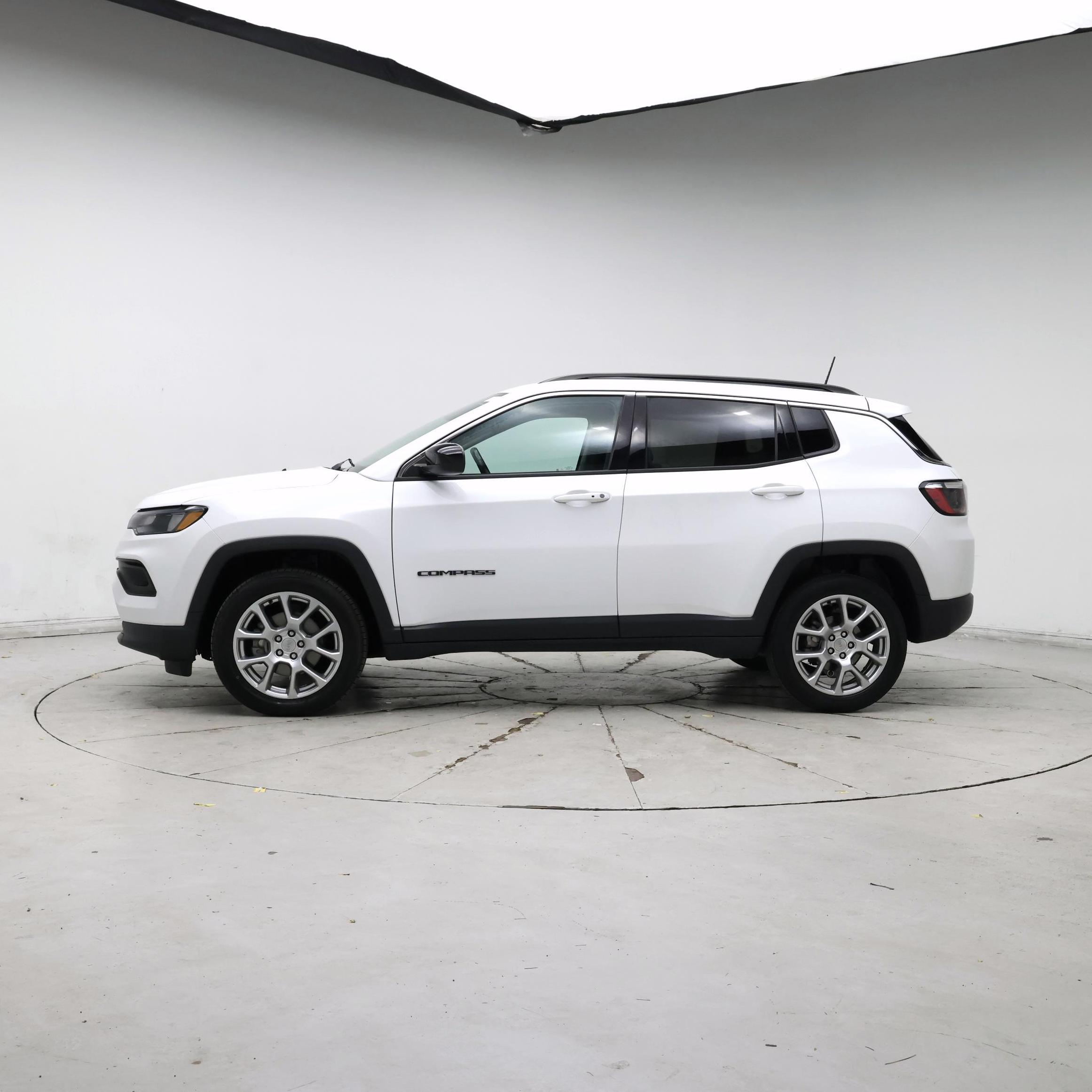 Thumbnail: 2022 Jeep Compass - 3