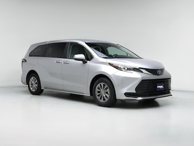 2024 Toyota Sienna Hybrid LE