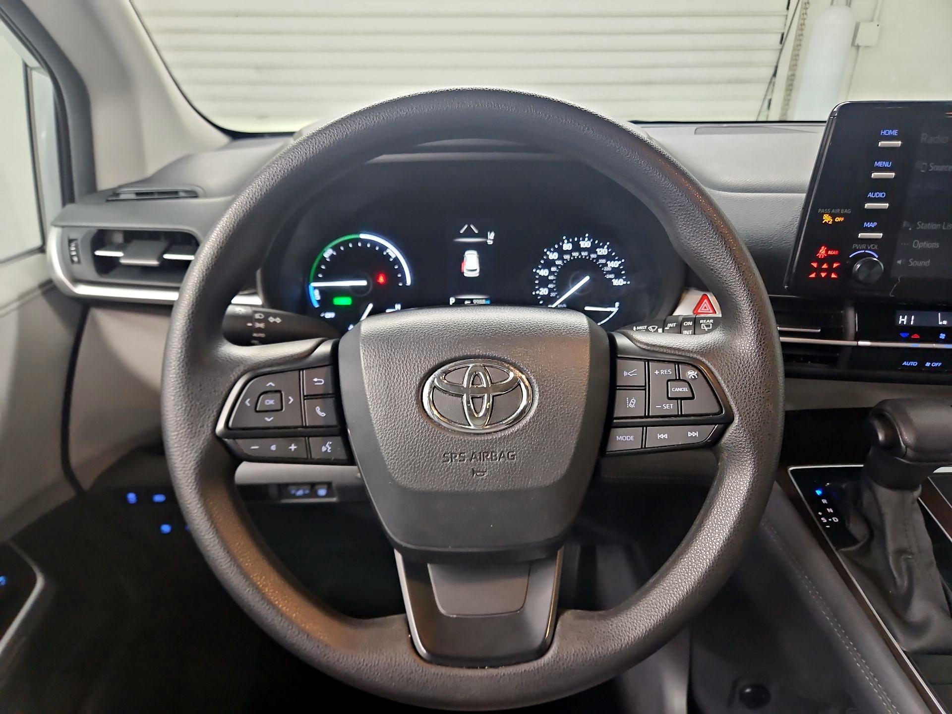 Thumbnail: 2024 Toyota Sienna - 10