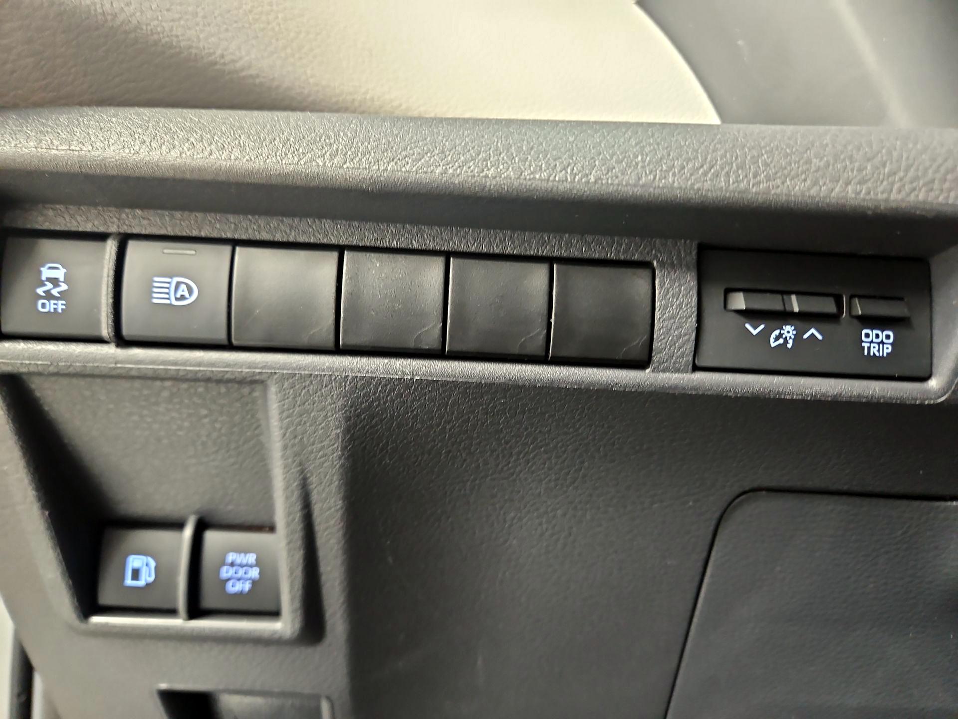 Thumbnail: 2024 Toyota Sienna - 13