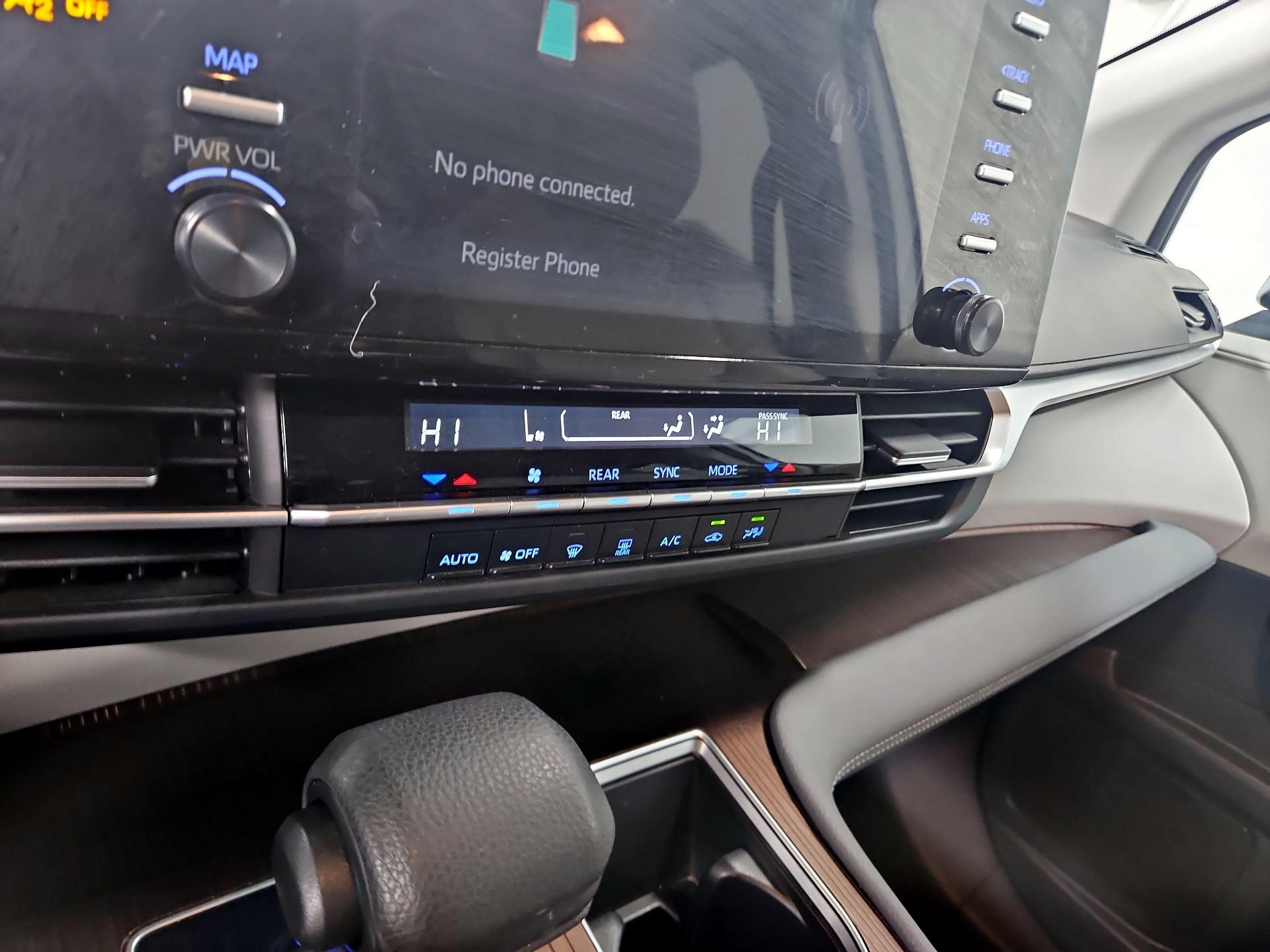 Thumbnail: 2024 Toyota Sienna - 16