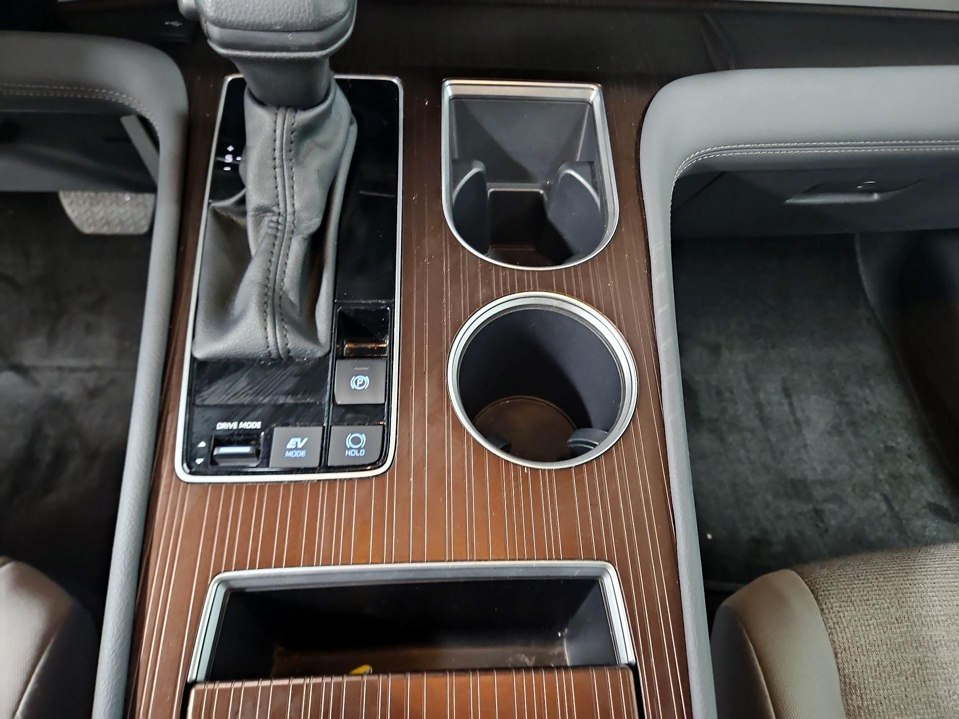 Thumbnail: 2024 Toyota Sienna - 17