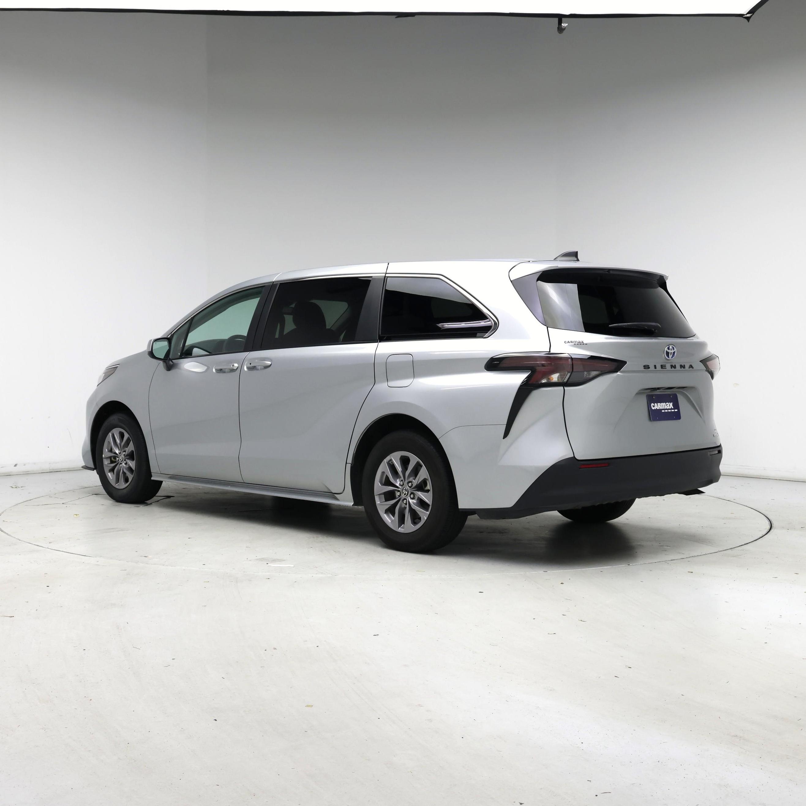 Thumbnail: 2024 Toyota Sienna - 2