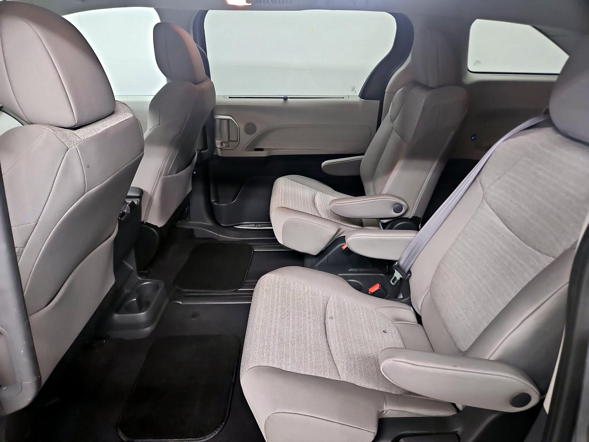 Thumbnail: 2024 Toyota Sienna - 19