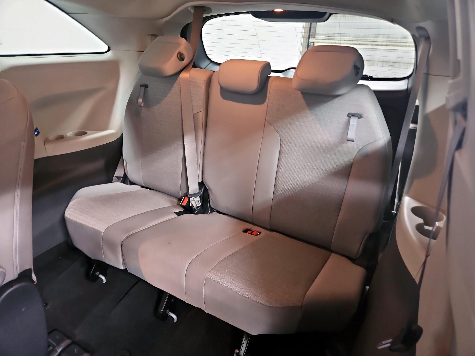 Thumbnail: 2024 Toyota Sienna - 20