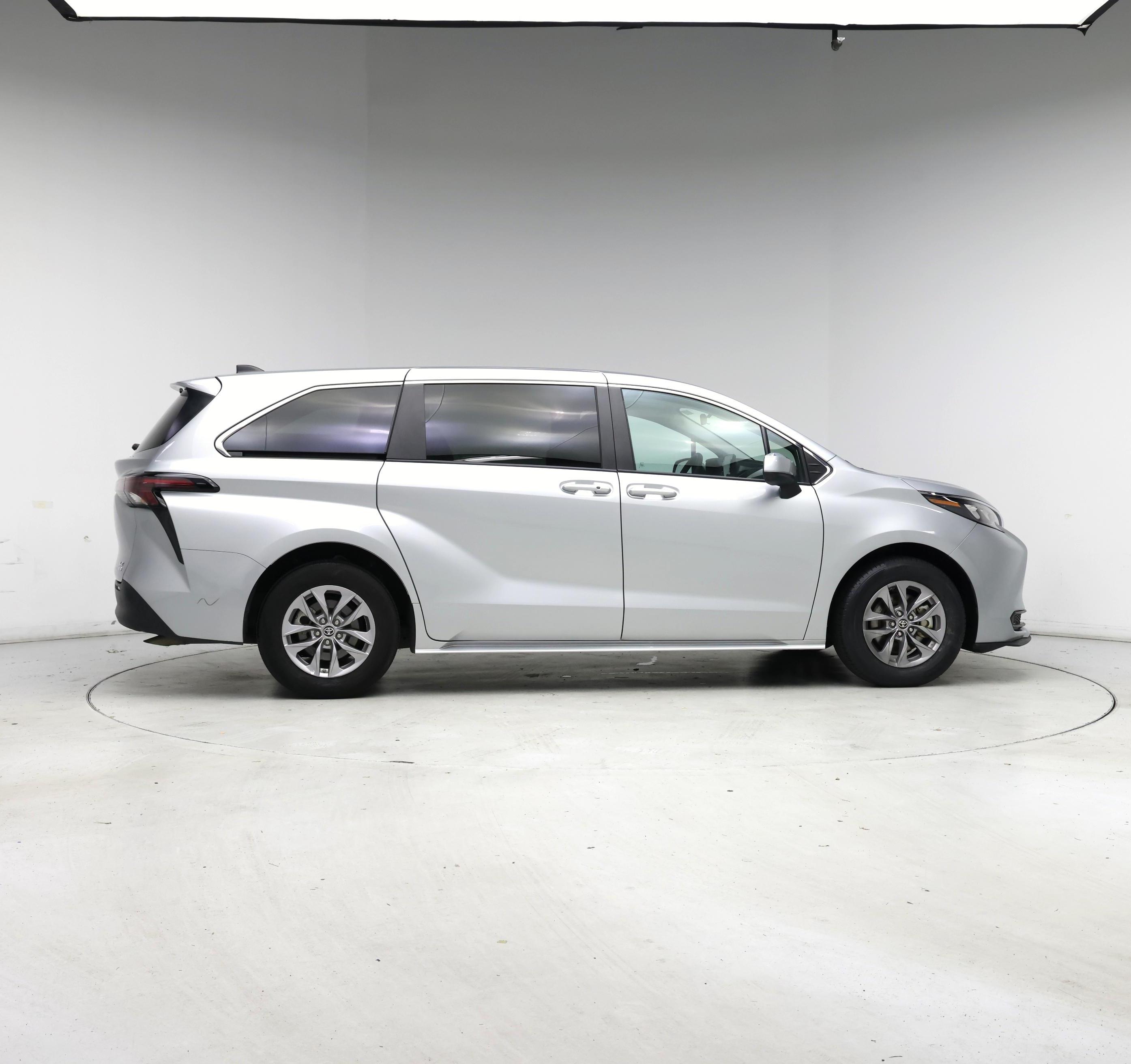 Thumbnail: 2024 Toyota Sienna - 7