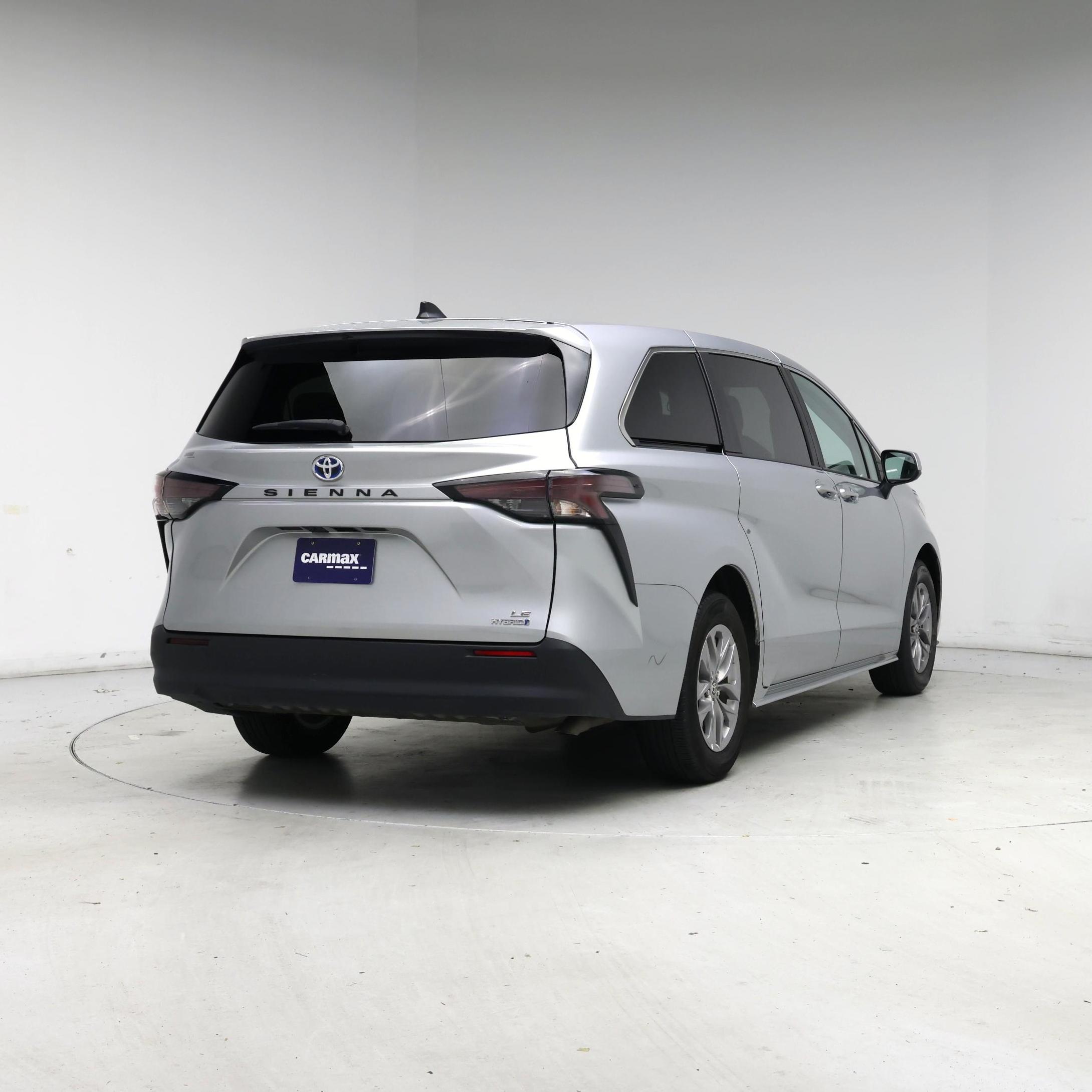 Thumbnail: 2024 Toyota Sienna - 8