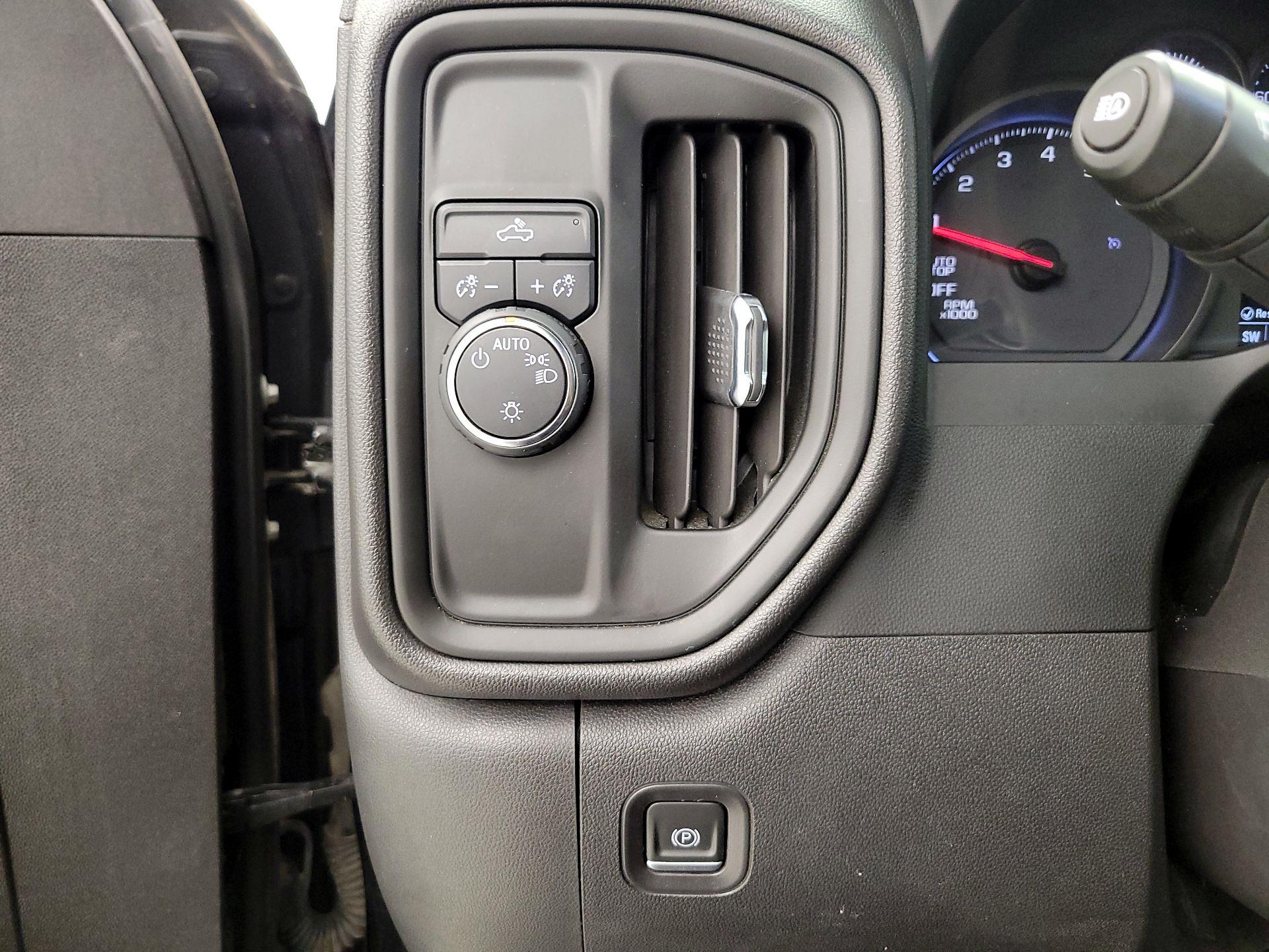 Thumbnail: 2023 Chevrolet Silverado 1500 - 13