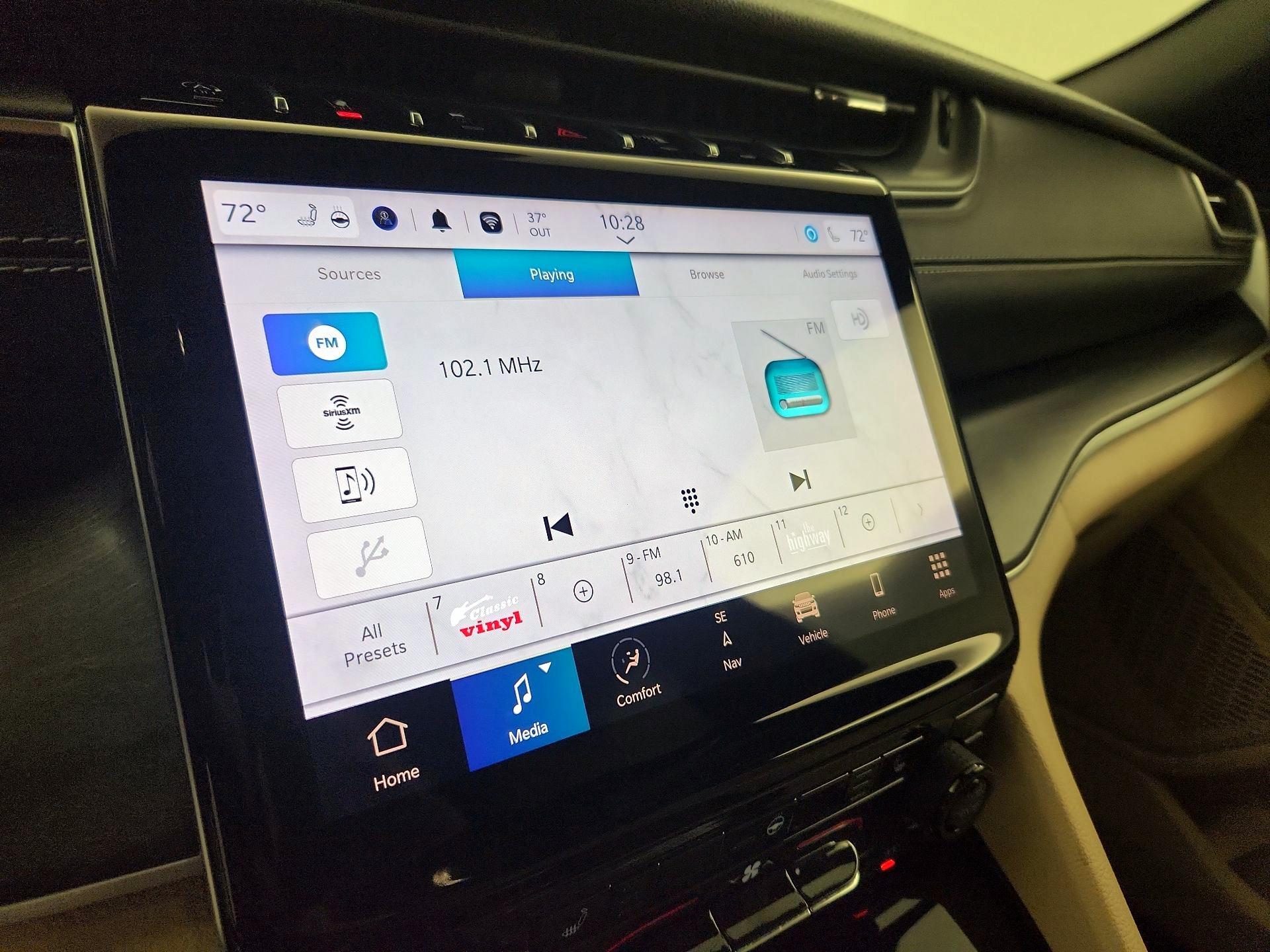 Thumbnail: 2023 Jeep Grand Cherokee - 16