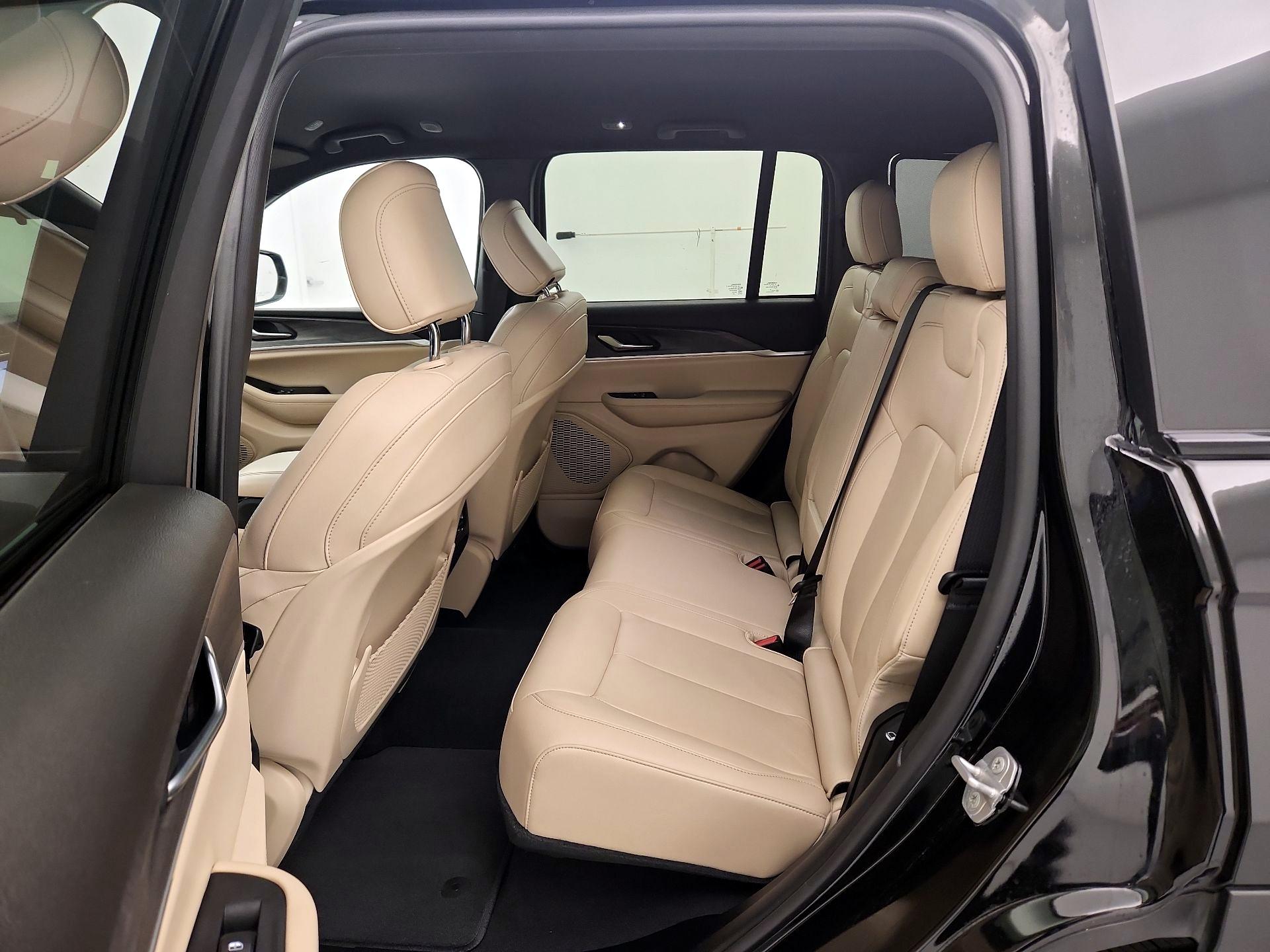 Thumbnail: 2023 Jeep Grand Cherokee - 20