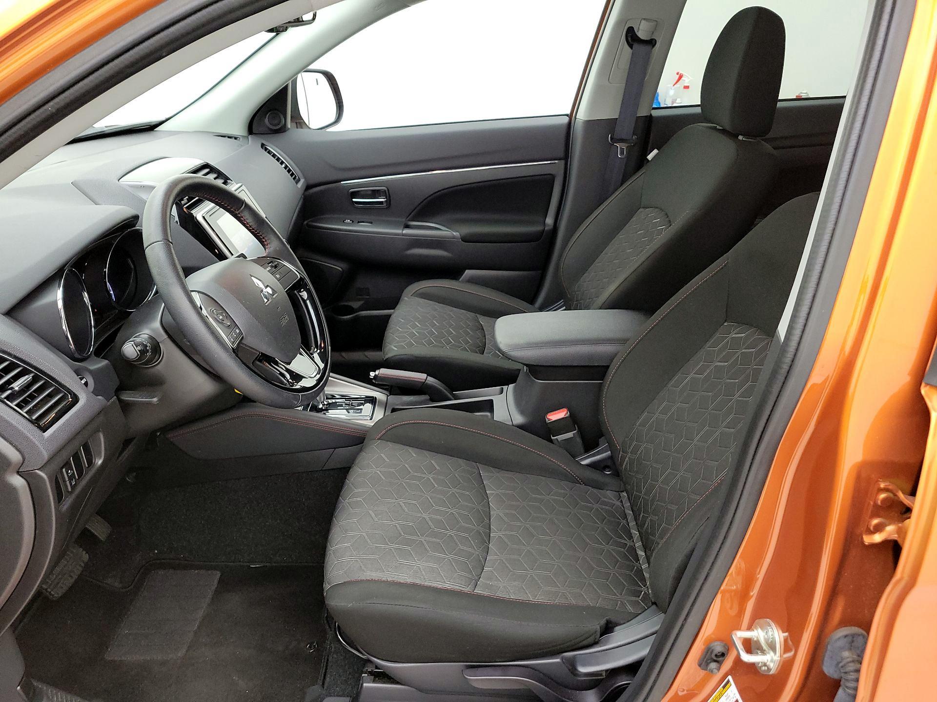 Thumbnail: 2023 Mitsubishi Outlander Sport - 11