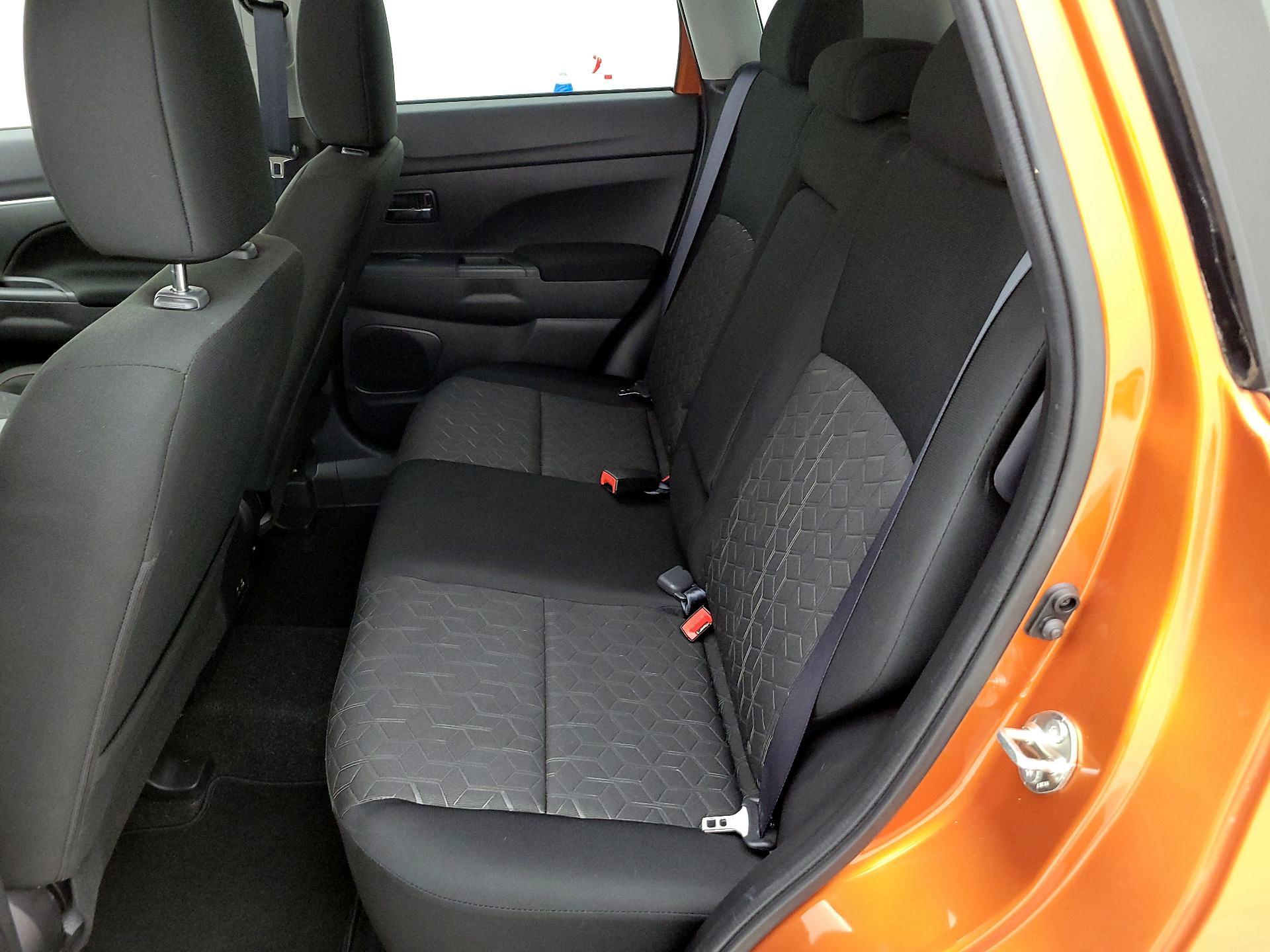 Thumbnail: 2023 Mitsubishi Outlander Sport - 19