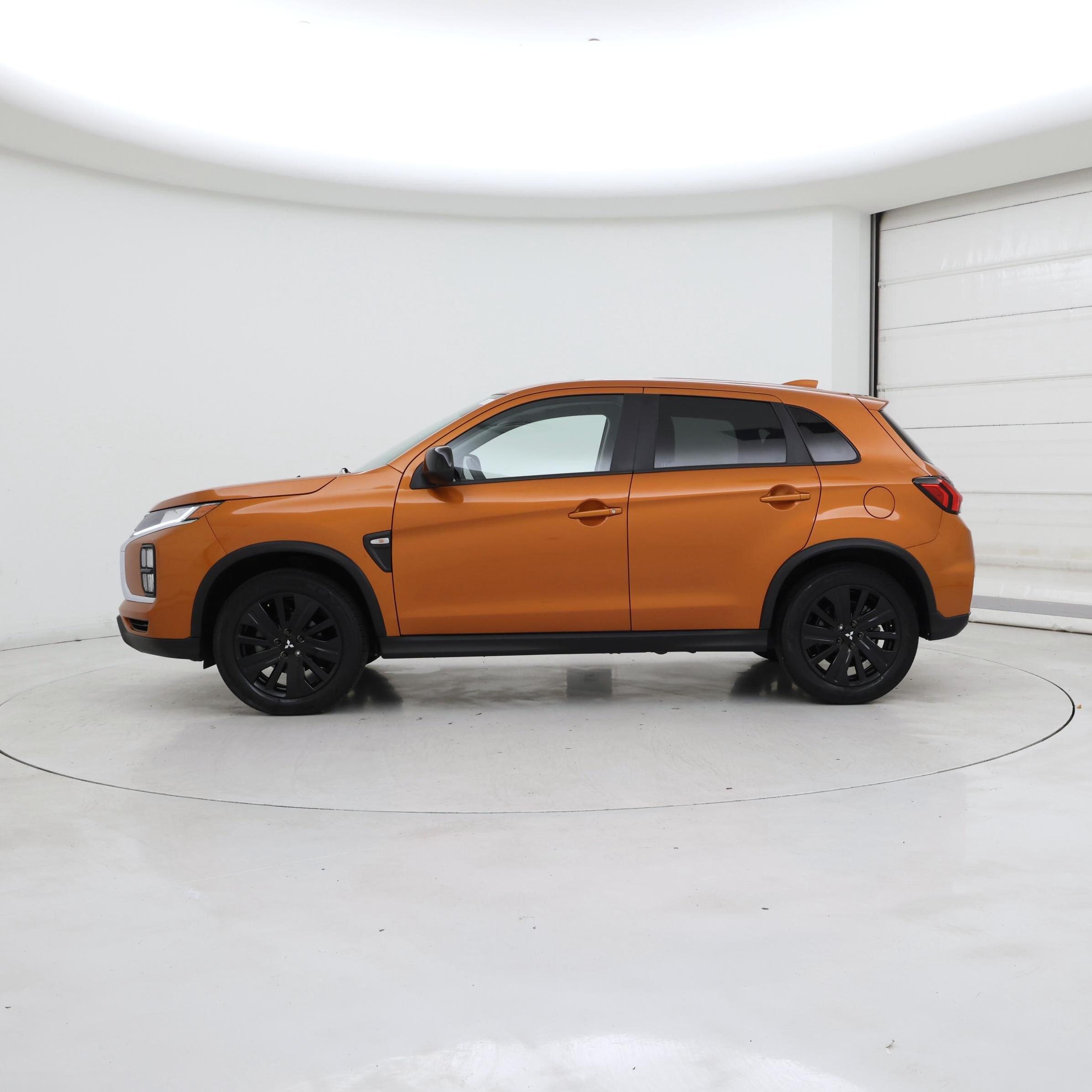 Thumbnail: 2023 Mitsubishi Outlander Sport - 3