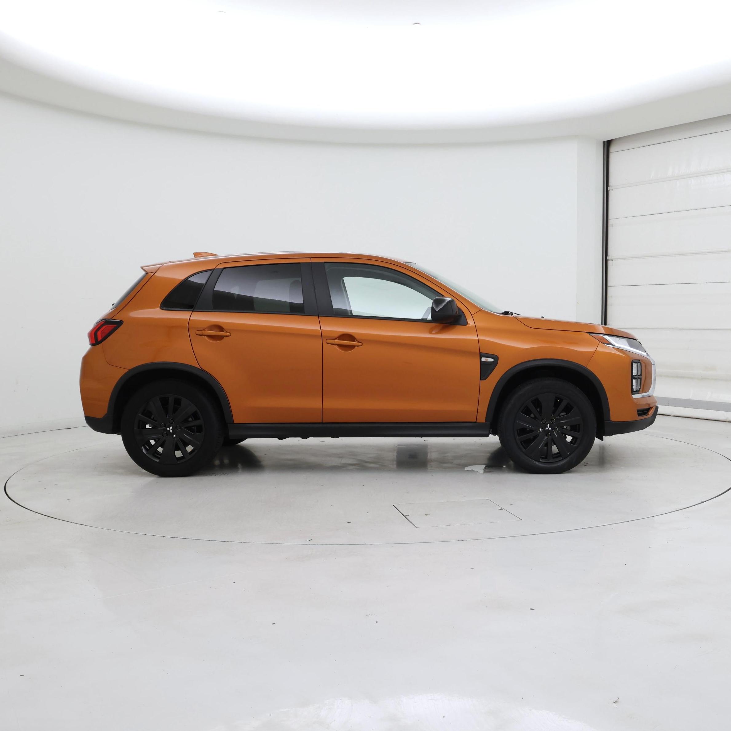Thumbnail: 2023 Mitsubishi Outlander Sport - 7