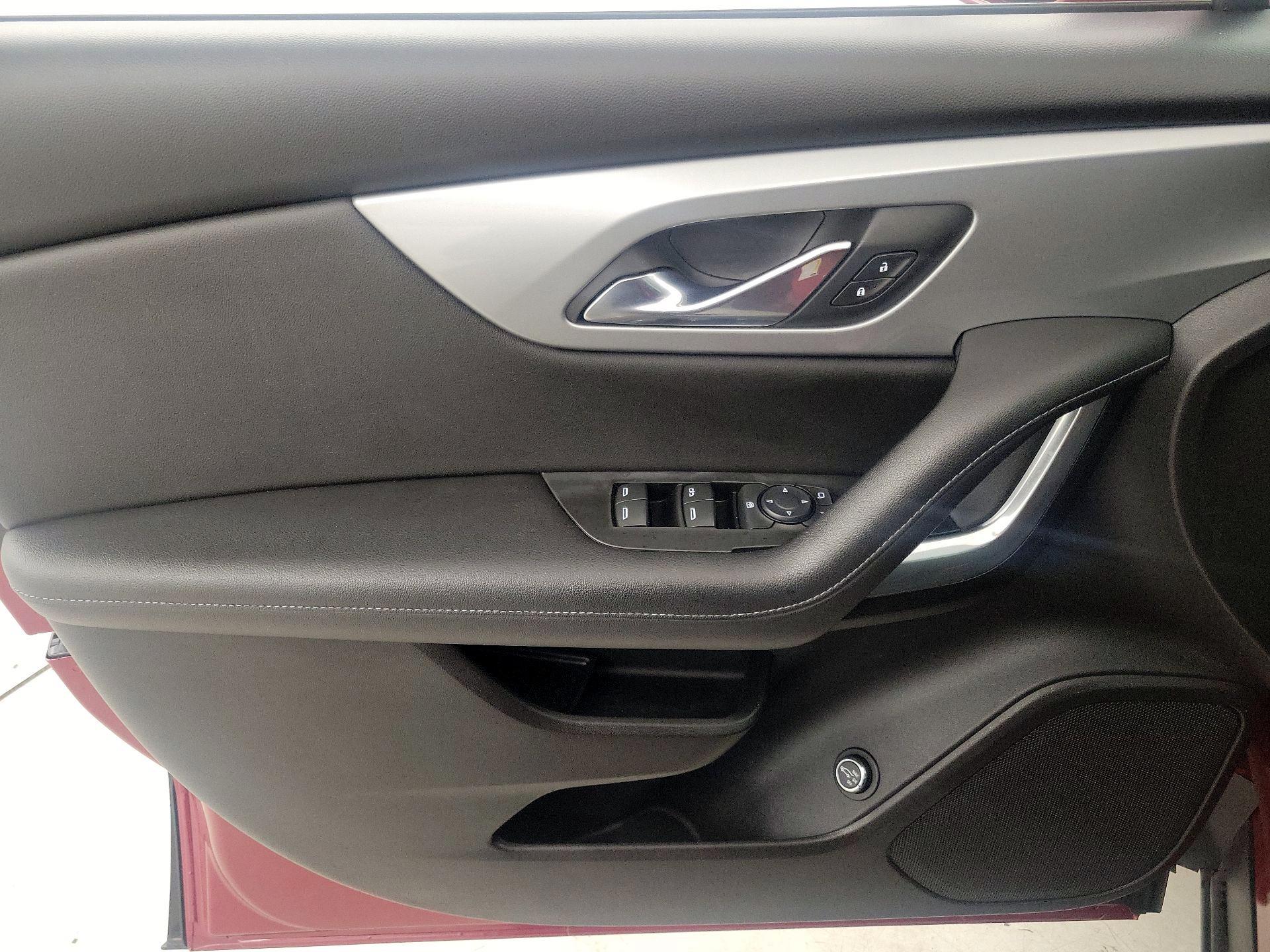 Thumbnail: 2020 Chevrolet Blazer - 12