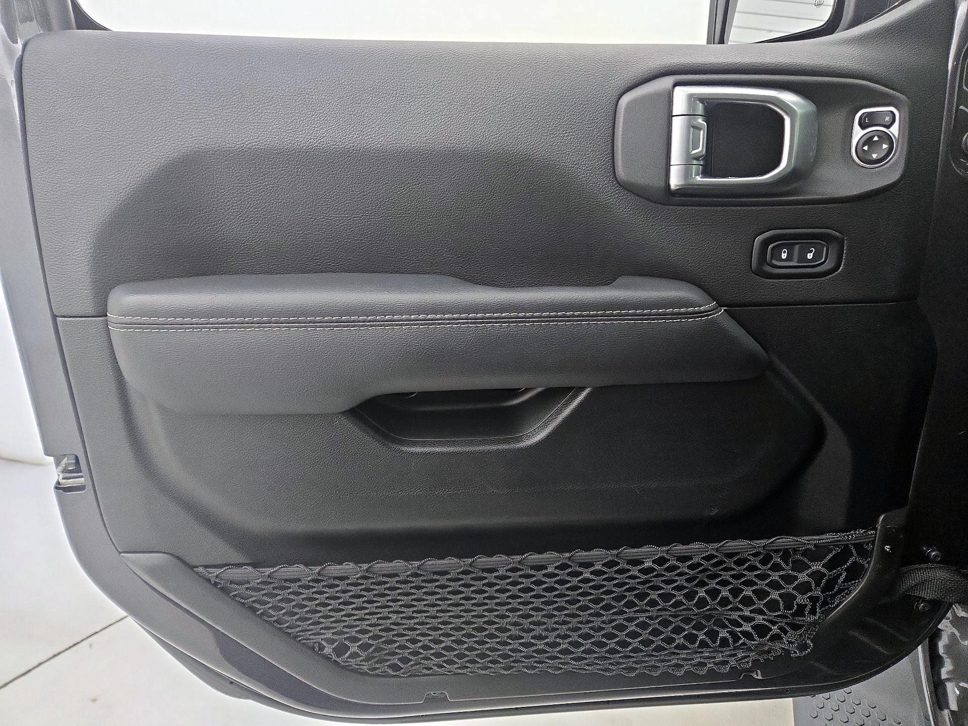 Thumbnail: 2022 Jeep Wrangler - 12