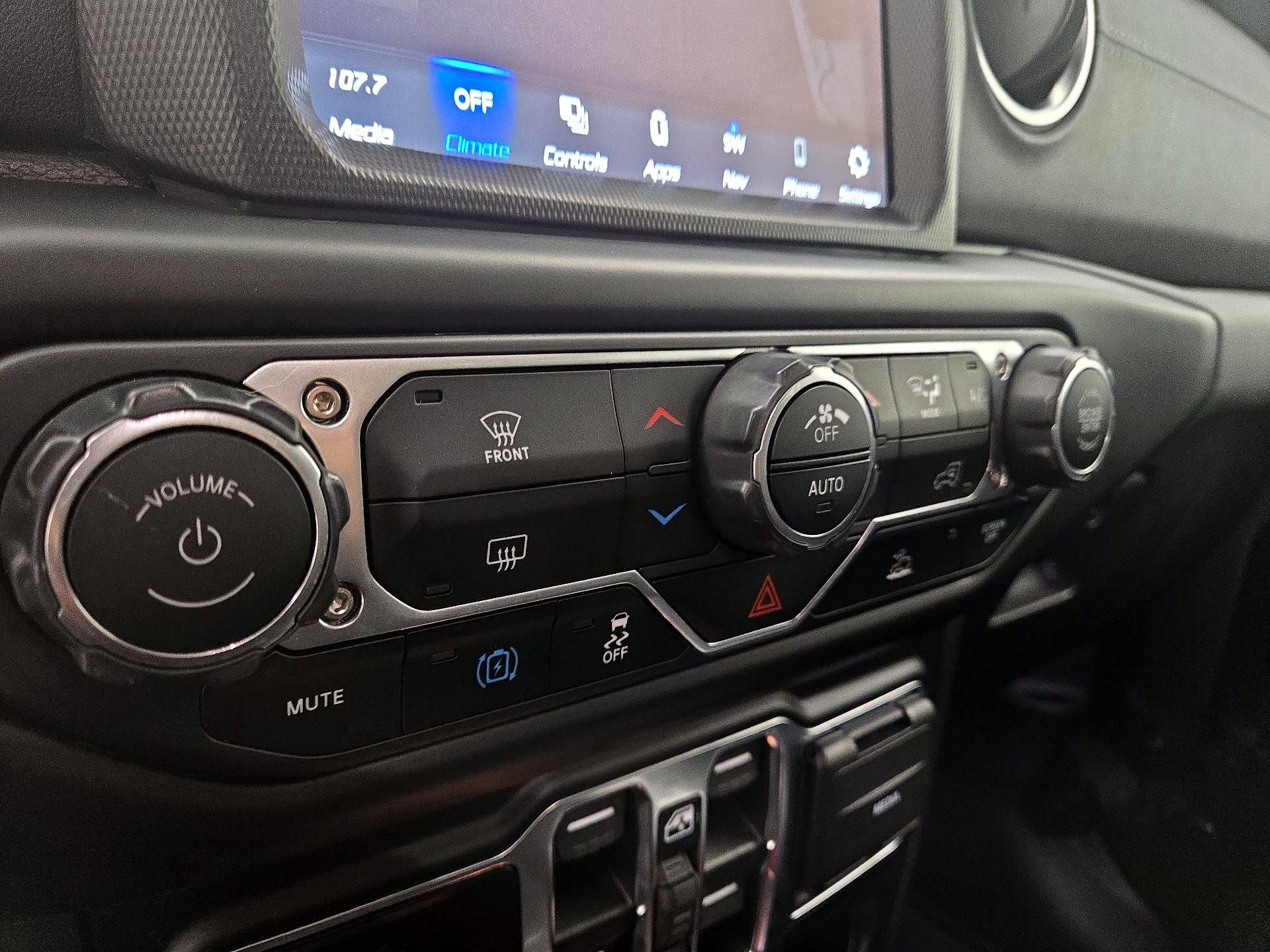 Thumbnail: 2022 Jeep Wrangler - 16