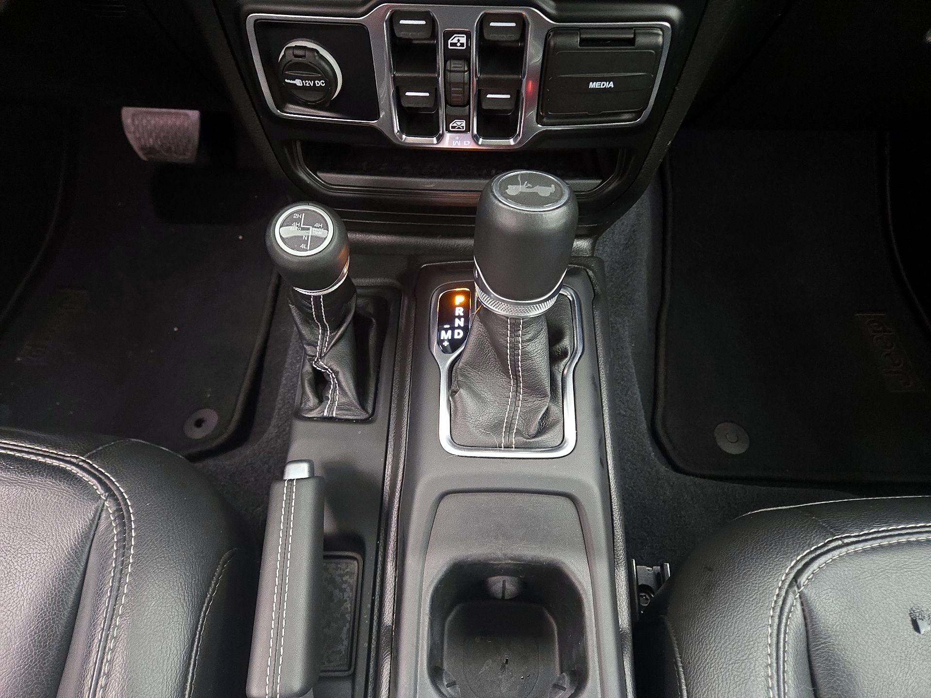 Thumbnail: 2022 Jeep Wrangler - 17