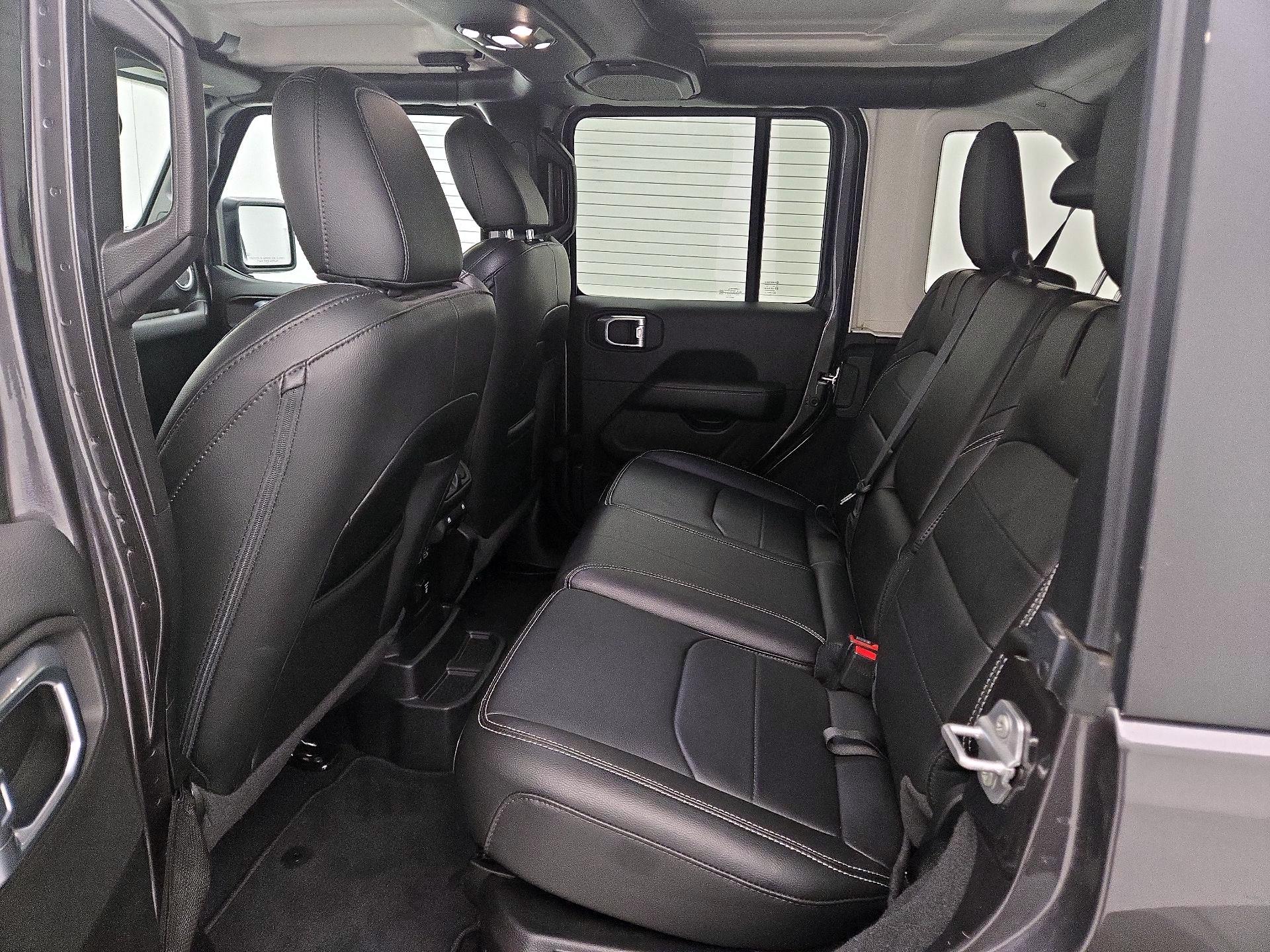 Thumbnail: 2022 Jeep Wrangler - 18