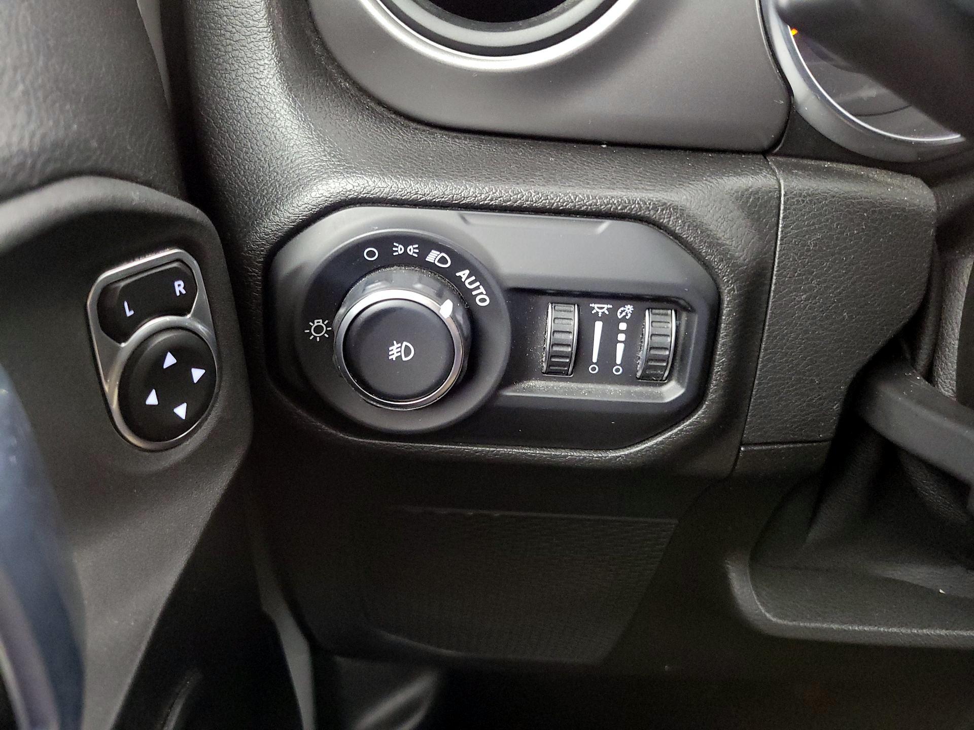 Thumbnail: 2021 Jeep Wrangler - 13