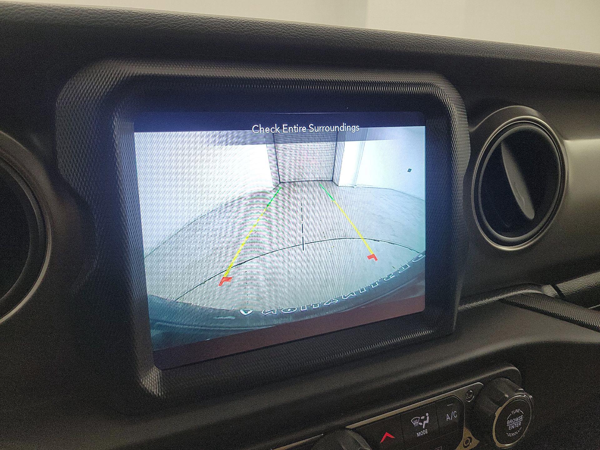 Thumbnail: 2021 Jeep Wrangler - 15