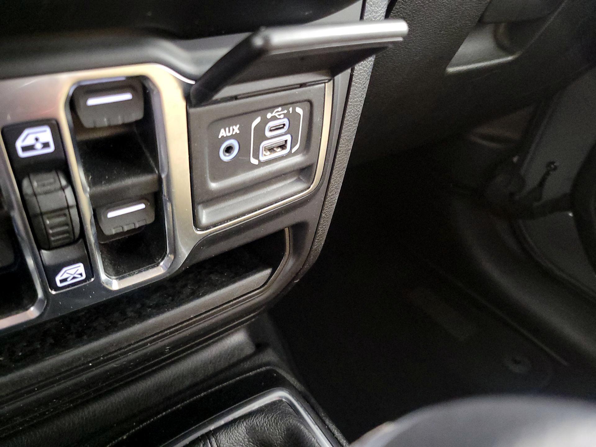 Thumbnail: 2021 Jeep Wrangler - 19