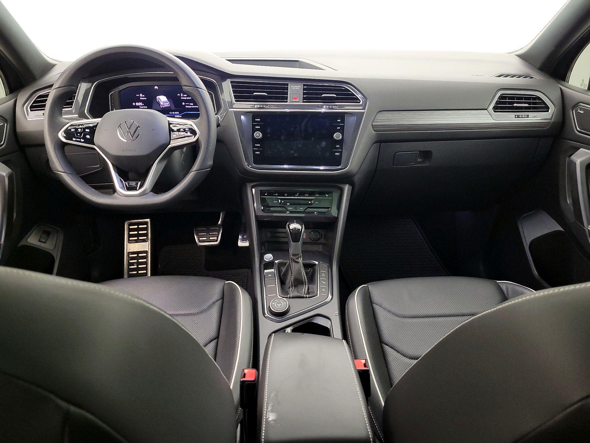 Thumbnail: 2022 Volkswagen Tiguan - 9