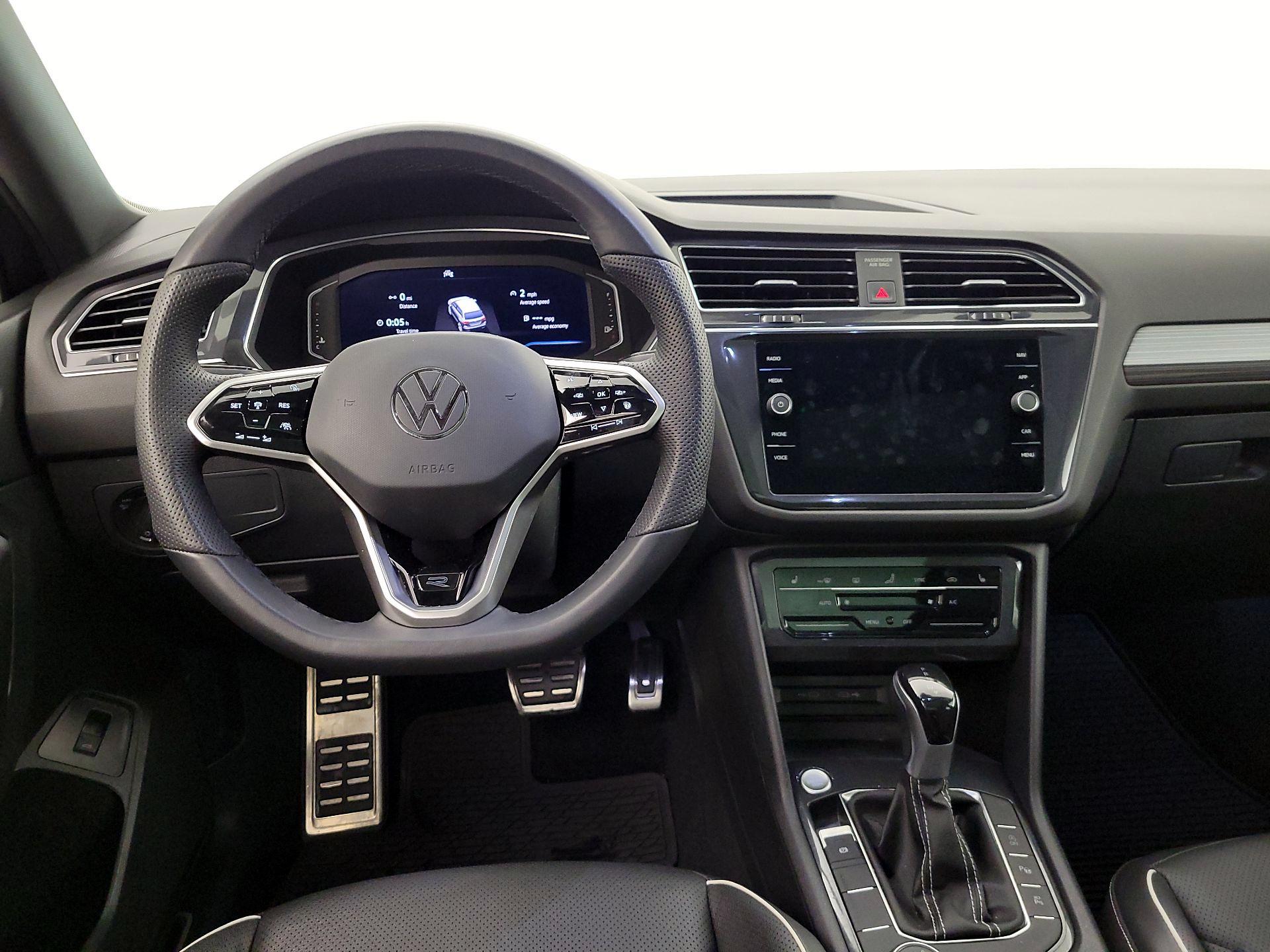 Thumbnail: 2022 Volkswagen Tiguan - 10