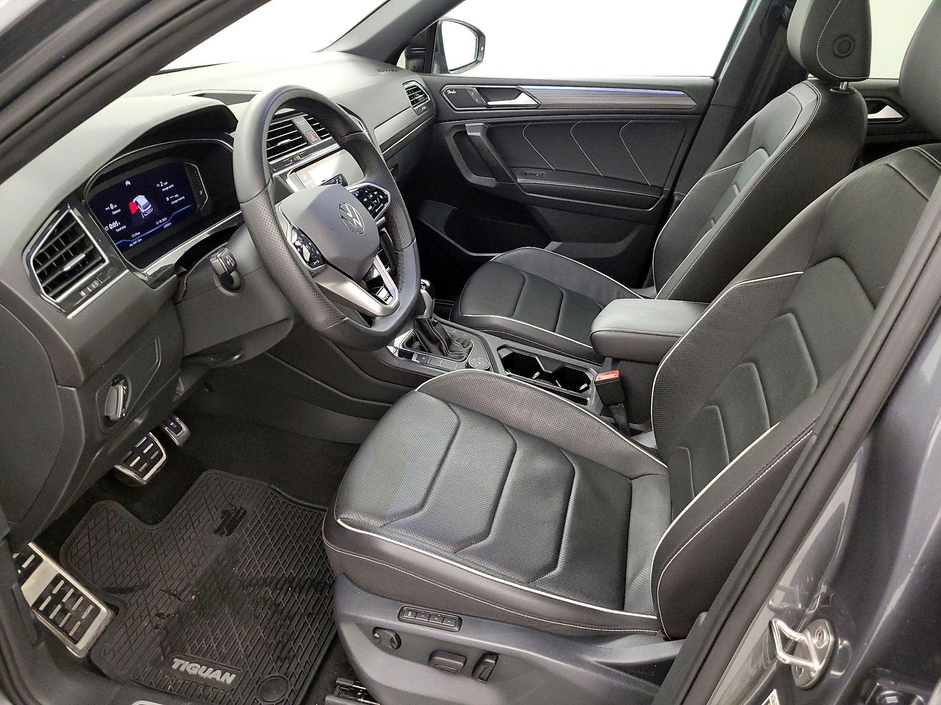 Thumbnail: 2022 Volkswagen Tiguan - 11