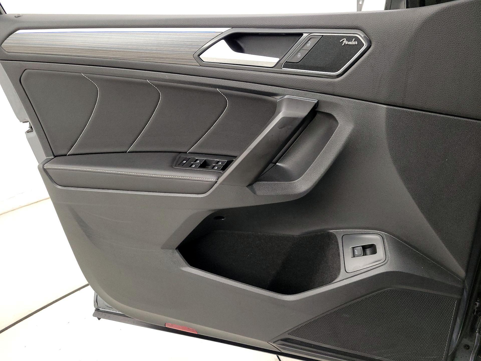 Thumbnail: 2022 Volkswagen Tiguan - 12