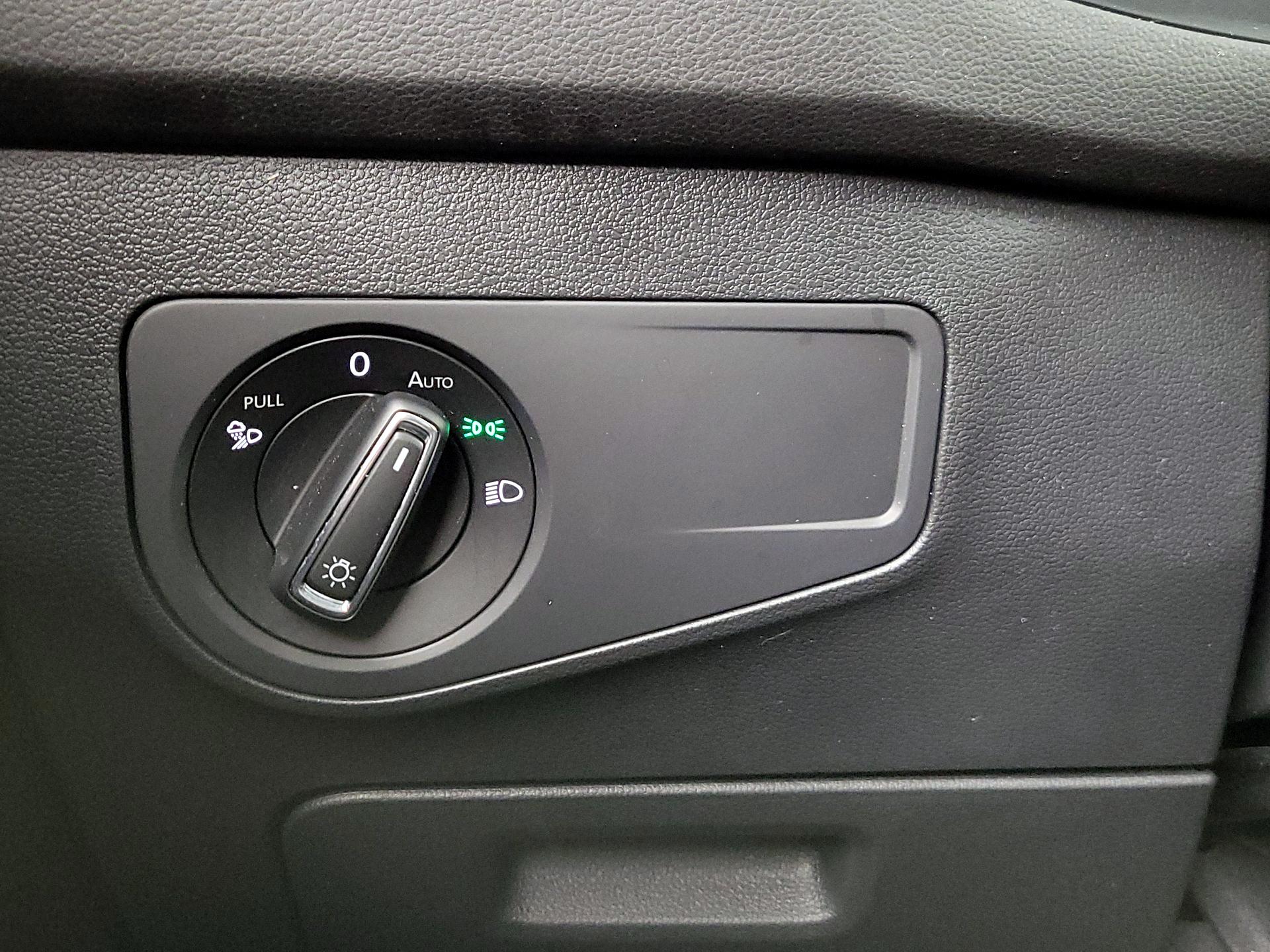 Thumbnail: 2022 Volkswagen Tiguan - 13