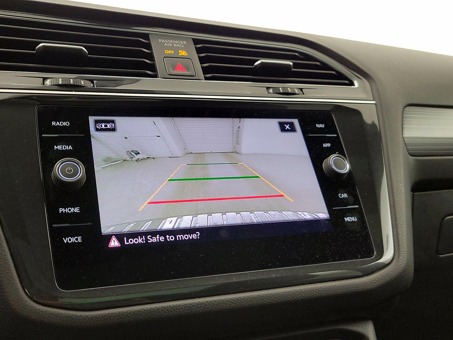 Thumbnail: 2022 Volkswagen Tiguan - 15