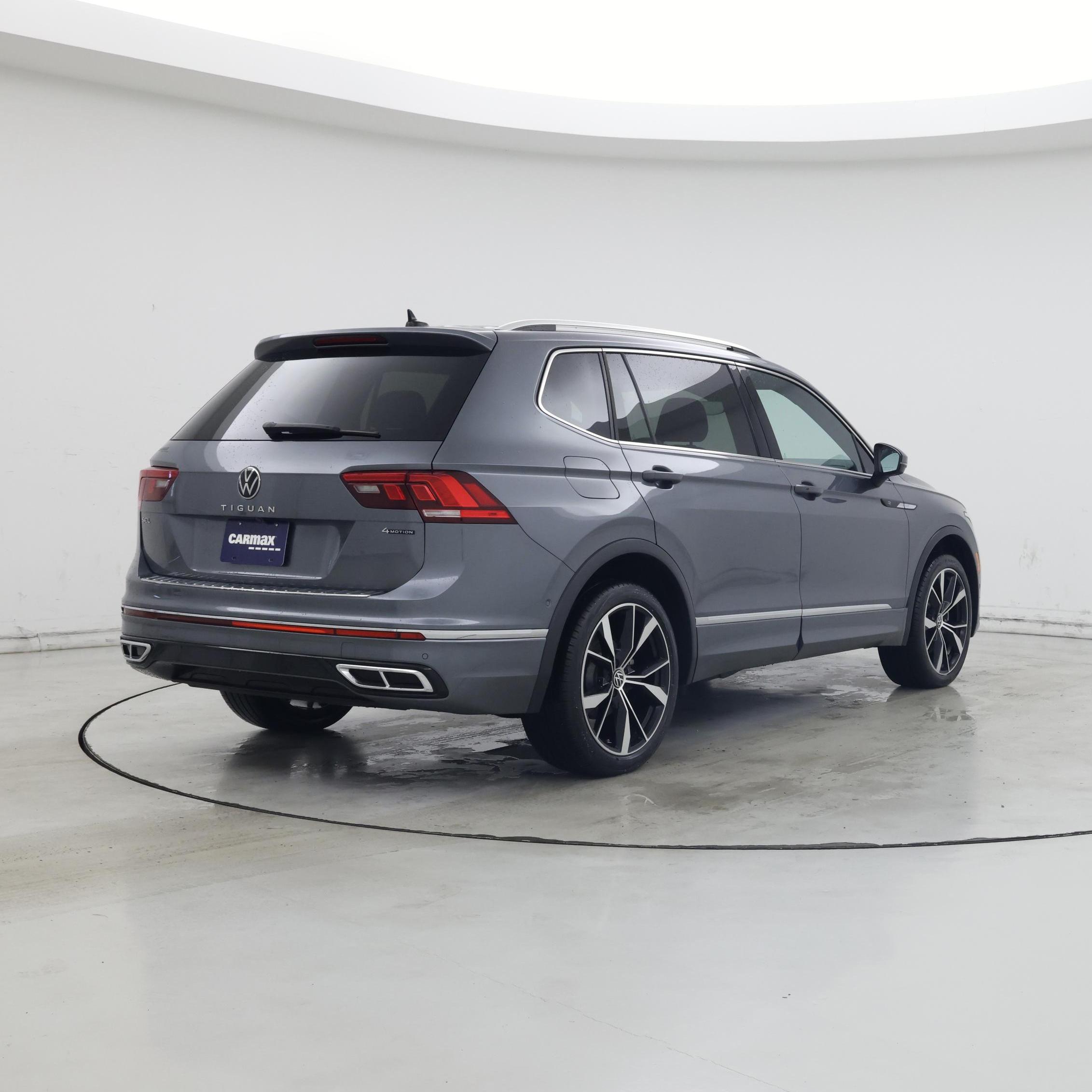 Thumbnail: 2022 Volkswagen Tiguan - 8