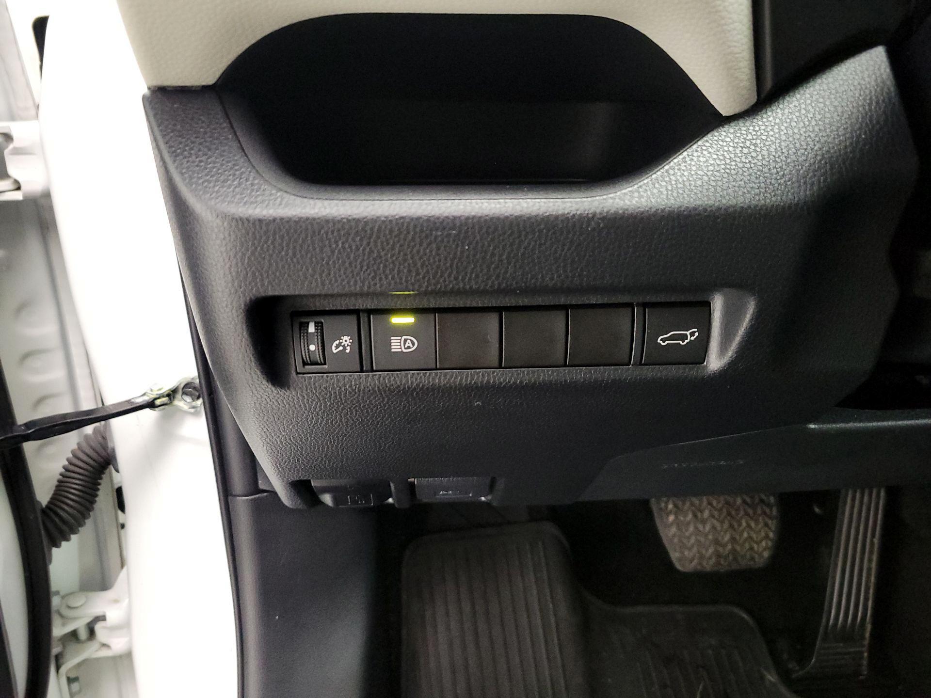 Thumbnail: 2022 Toyota RAV4 - 13