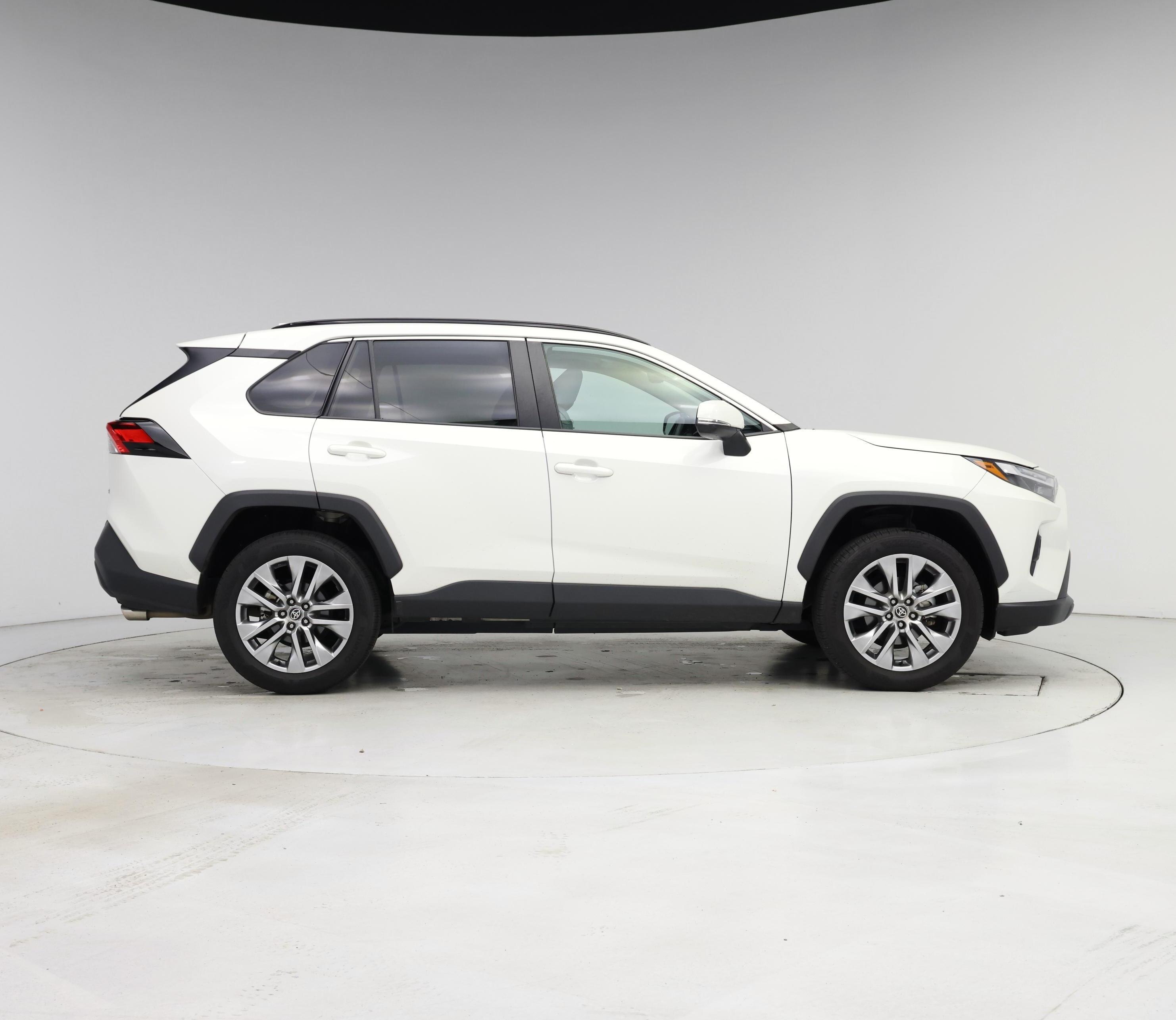 Thumbnail: 2022 Toyota RAV4 - 7