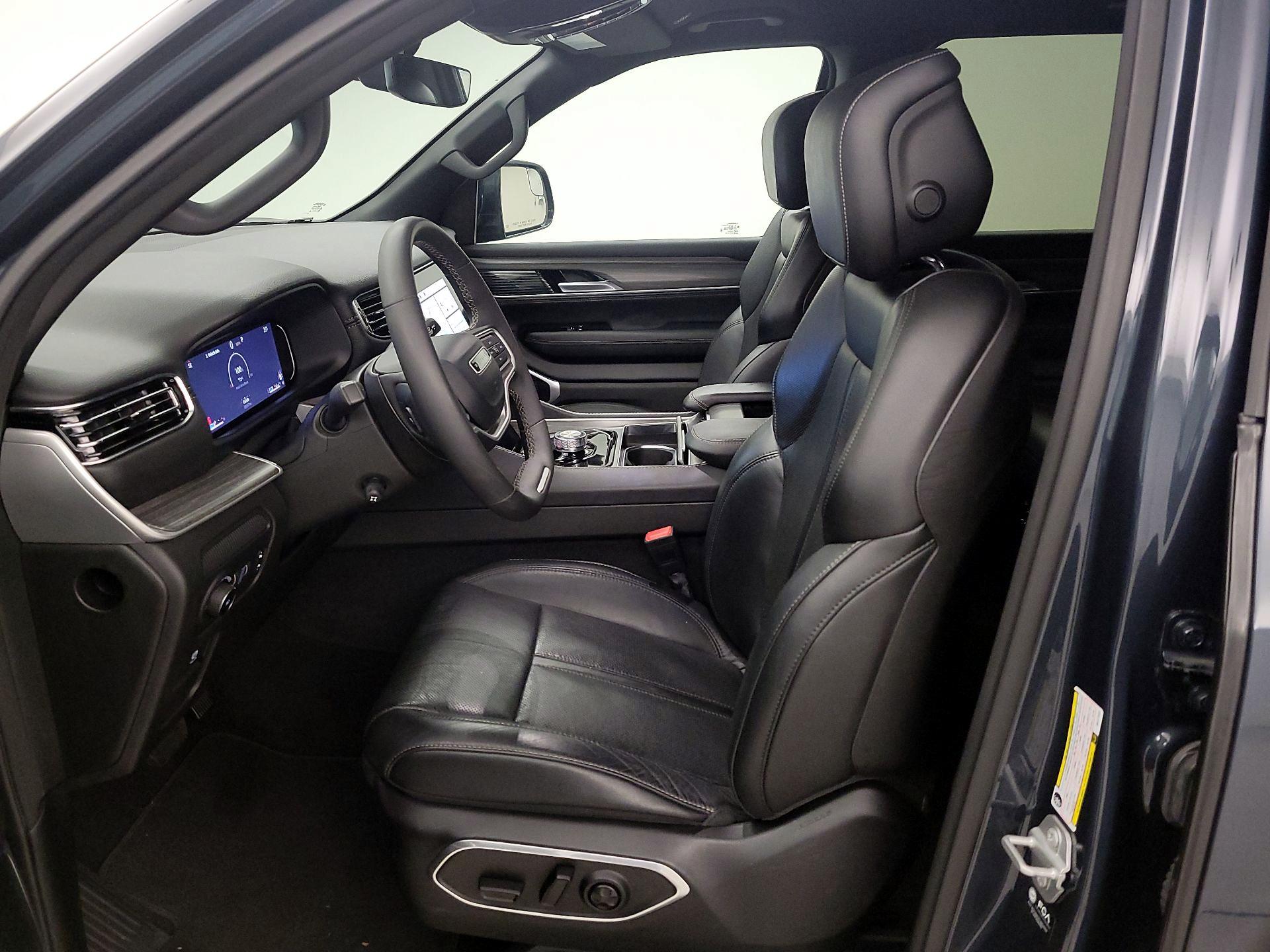 Thumbnail: 2024 Jeep Wagoneer - 11