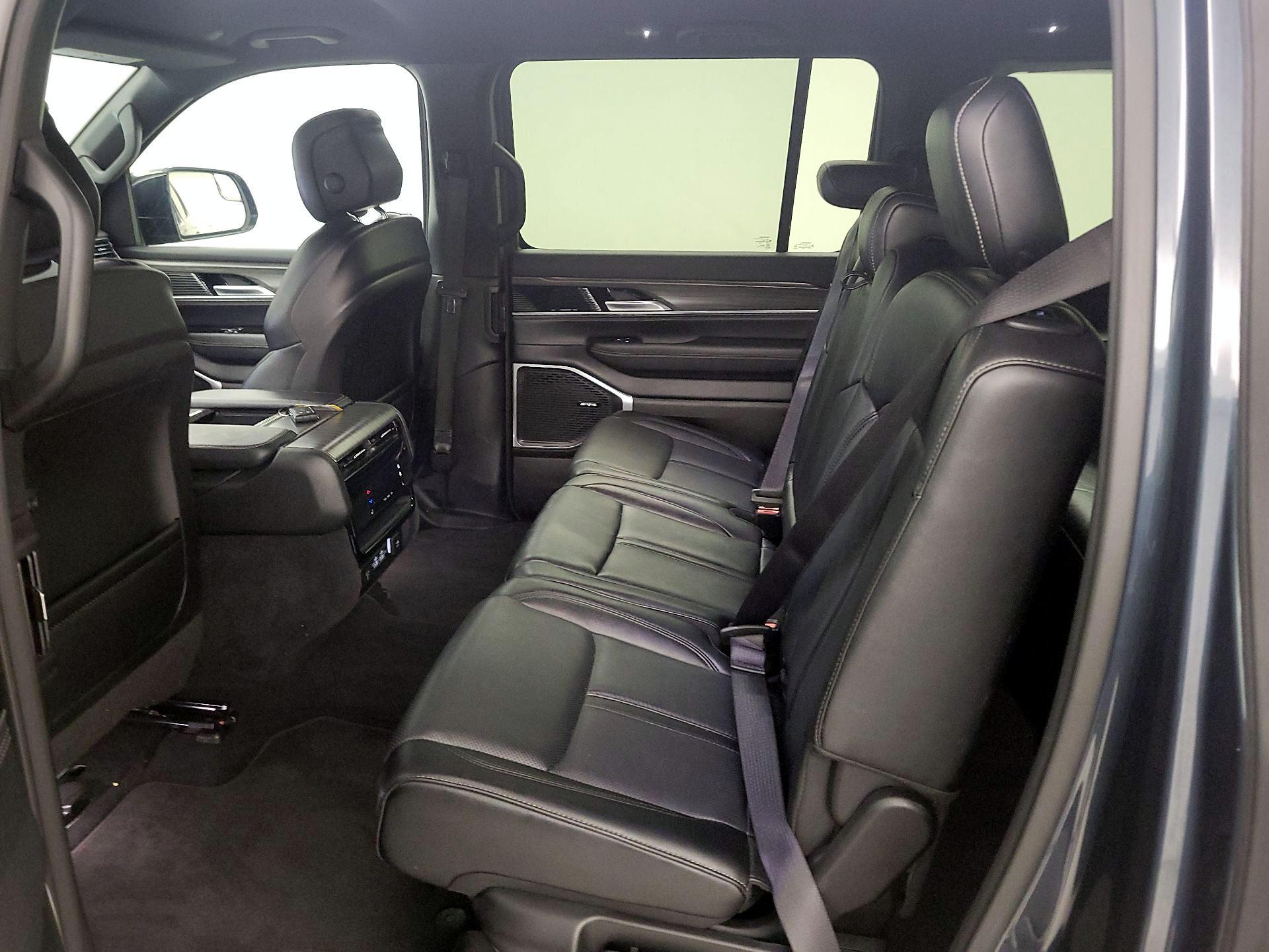 Thumbnail: 2024 Jeep Wagoneer - 20