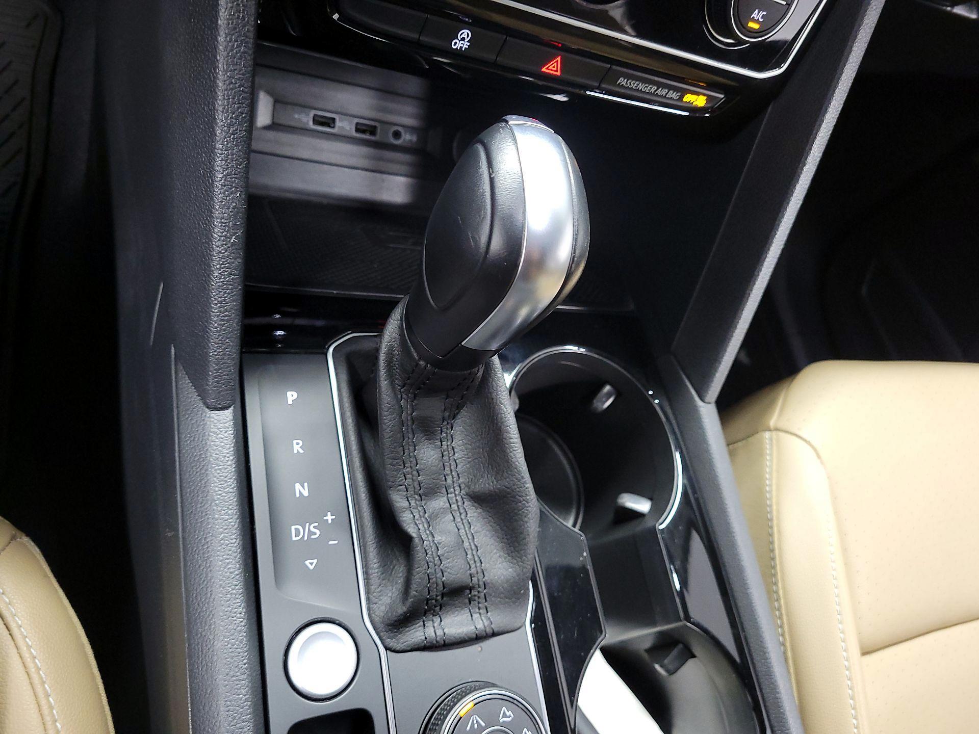 Thumbnail: 2020 Volkswagen Atlas - 16