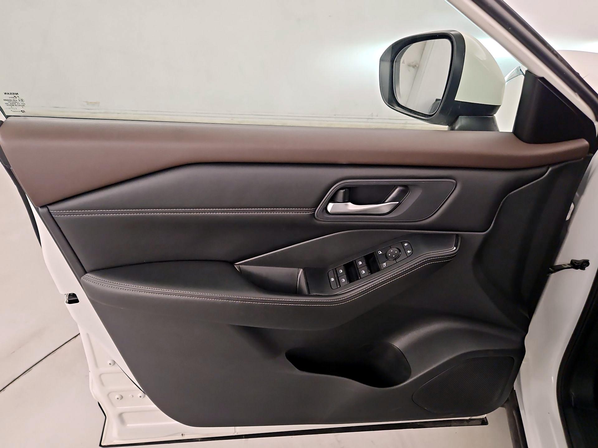 Thumbnail: 2023 Nissan Rogue - 12