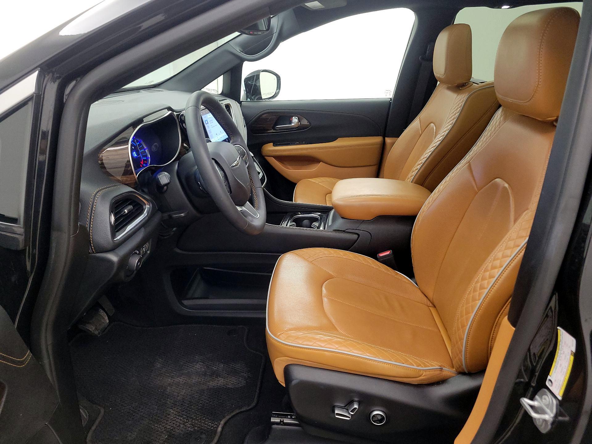 Thumbnail: 2022 Chrysler Pacifica - 11