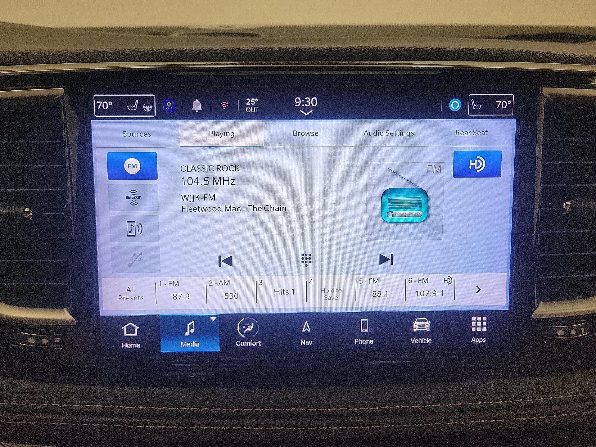 Thumbnail: 2022 Chrysler Pacifica - 16