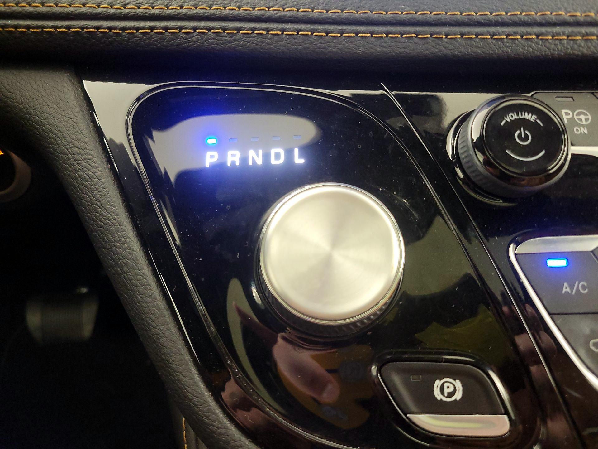 Thumbnail: 2022 Chrysler Pacifica - 18