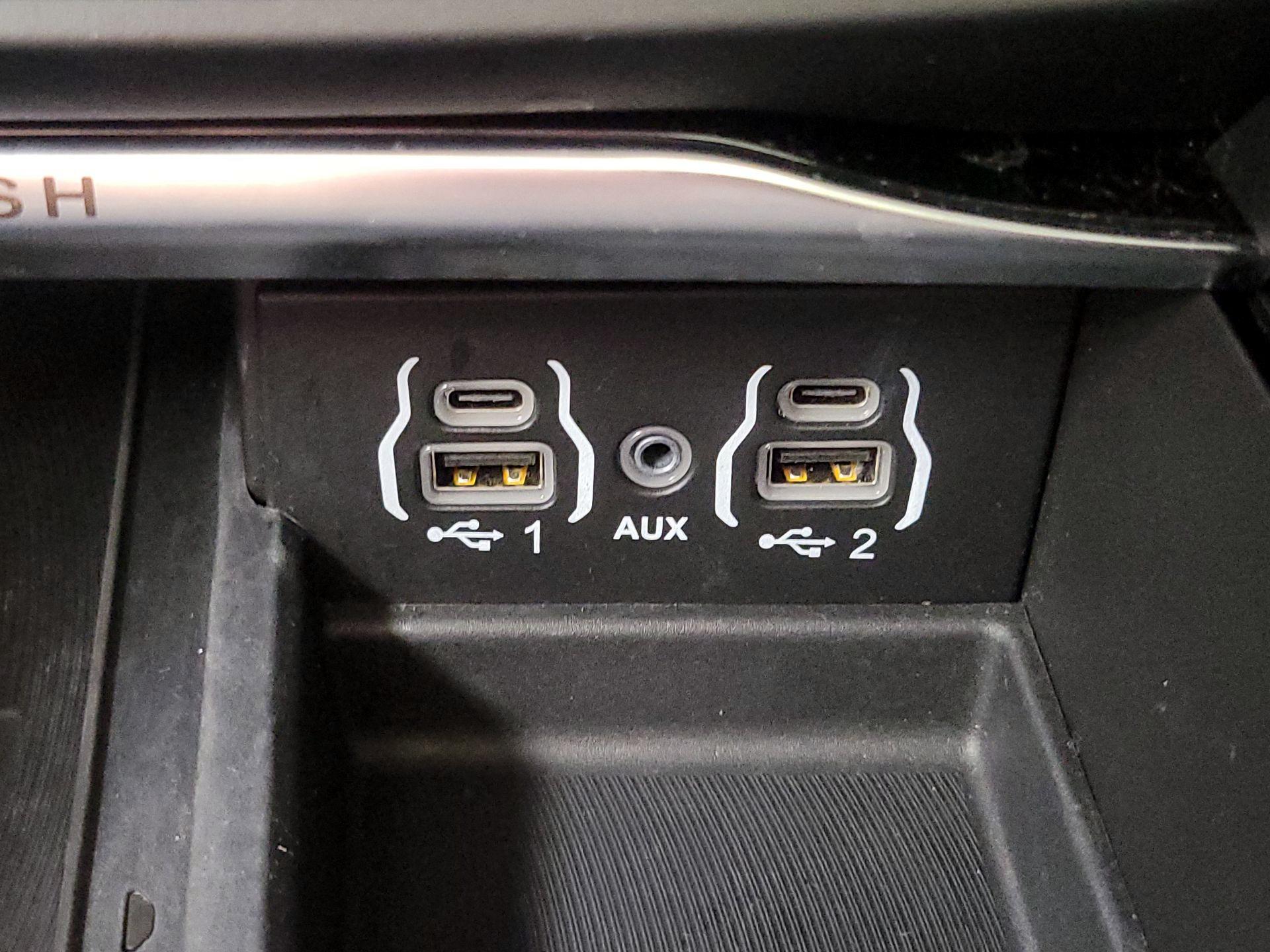 Thumbnail: 2022 Chrysler Pacifica - 19